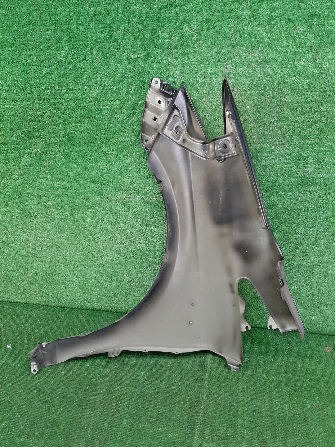 Крыло правое переднее TOYOTA PRIUS ZVW30 92066 3 ракурс