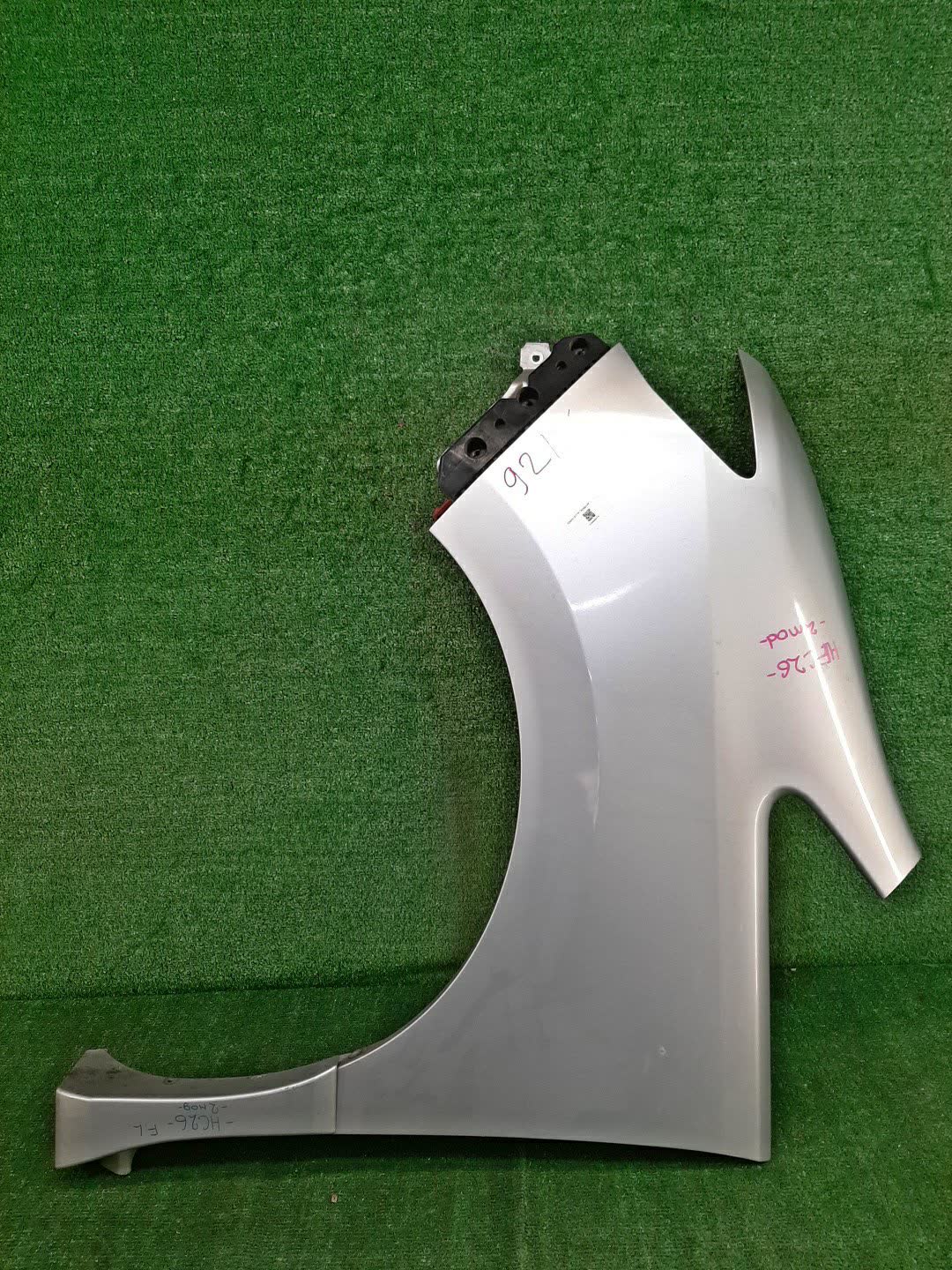 Крыло левое переднее NISSAN SERENA HC26 92116 1 ракурс