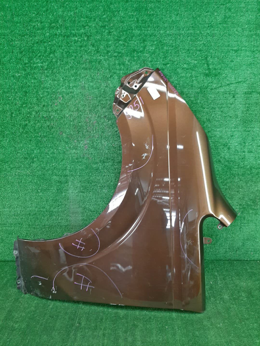 Крыло левое переднее TOYOTA SPADE NCP141, NSP140, NSP141, NCP145 92511 1 ракурс