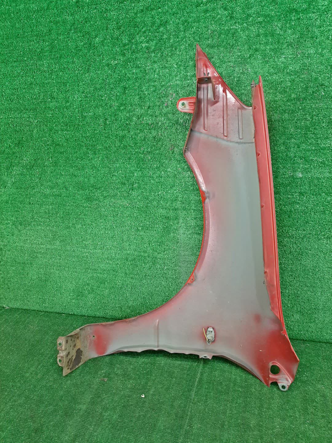 Крыло правое переднее MITSUBISHI LANCER CEDIA, LANCER CS2A, CS5W, CS5A, CS3W, CS9W, CS9A, CS1A, CS2W, CS2V, CS3A, CS6A 92608 4 ракурс