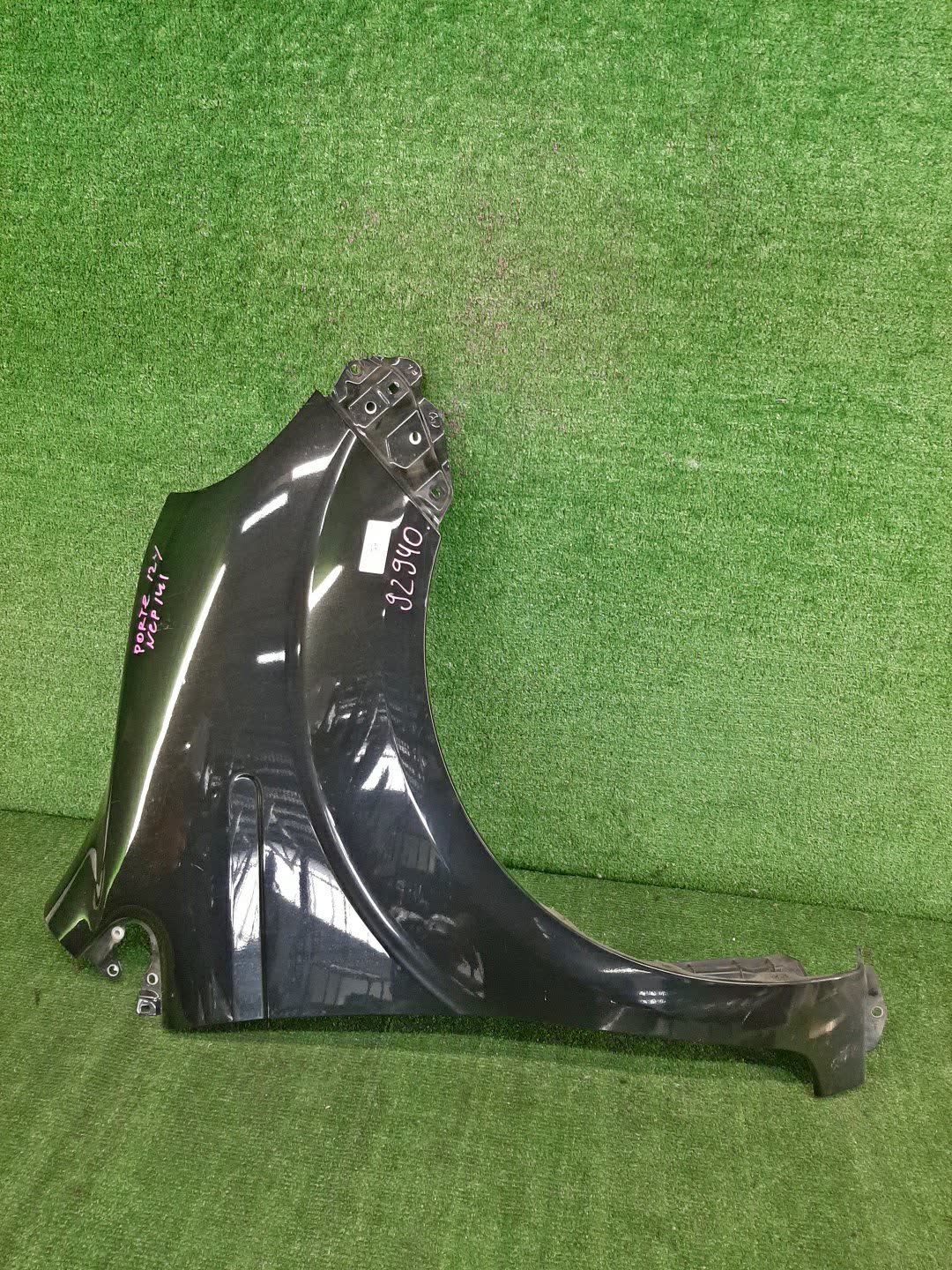 Крыло правое переднее TOYOTA PORTE NCP141, NSP140, NSP141, NCP145 92940 1 ракурс