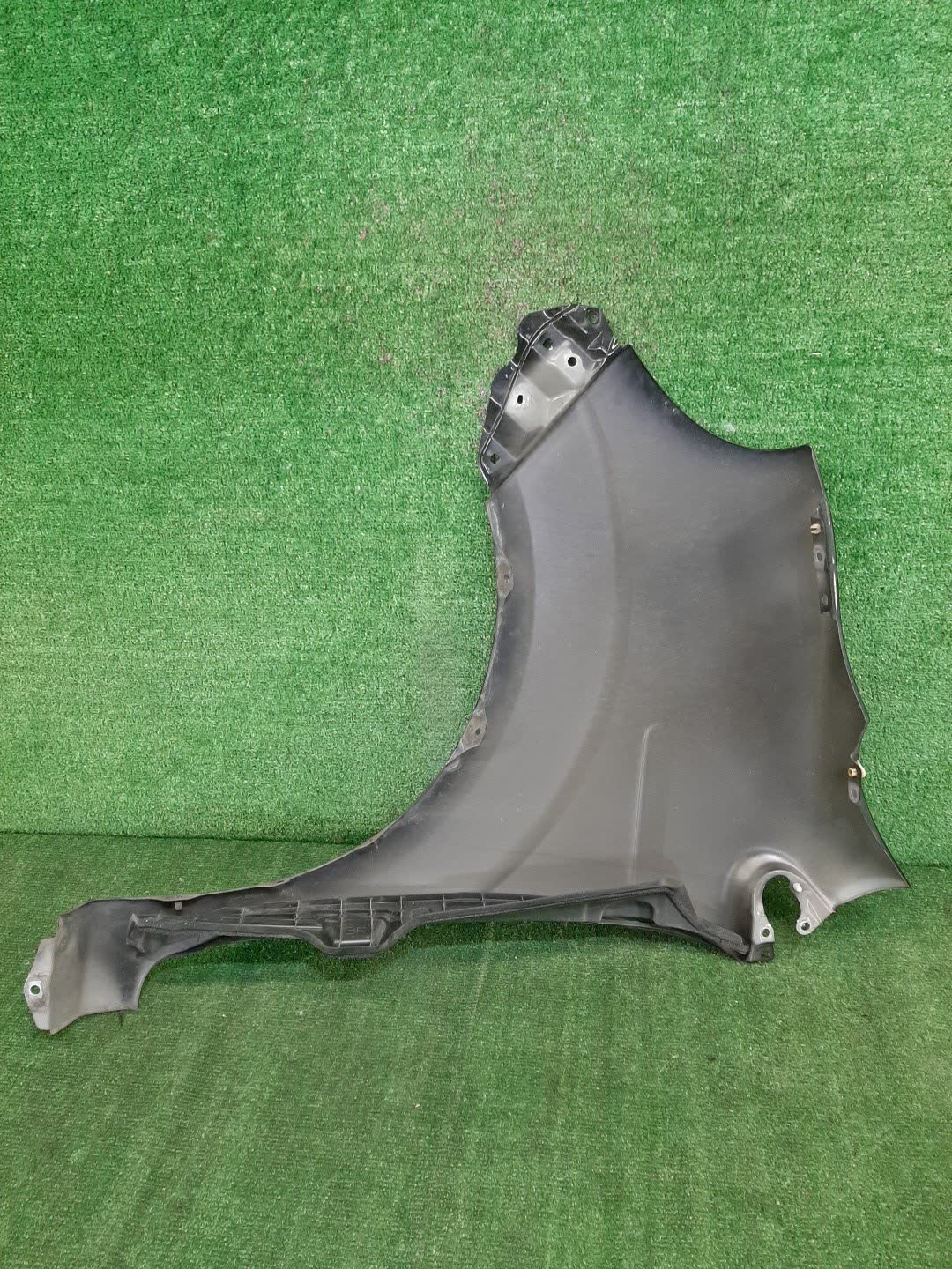 Крыло правое переднее TOYOTA PORTE NCP141, NSP140, NSP141, NCP145 92940 2 ракурс