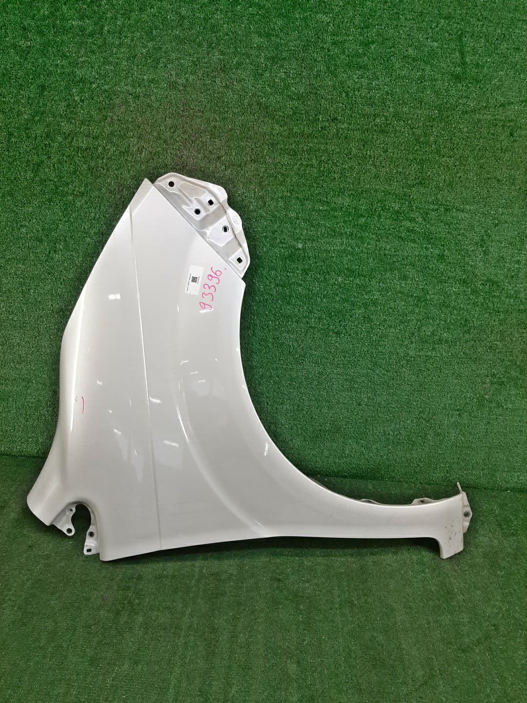 Крыло правое переднее TOYOTA SPADE NCP141, NSP140, NSP141, NCP145 93396 1 ракурс