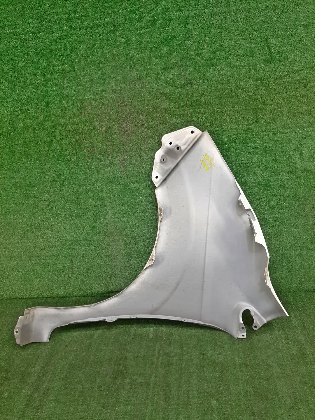 Крыло правое переднее TOYOTA SPADE NCP141, NSP140, NSP141, NCP145 93396 3 ракурс