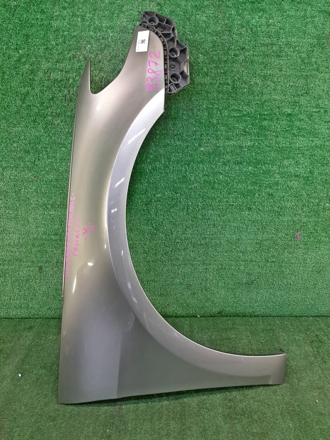 Крыло правое переднее VOLKSWAGEN PASSAT CC 358 93872 1 ракурс