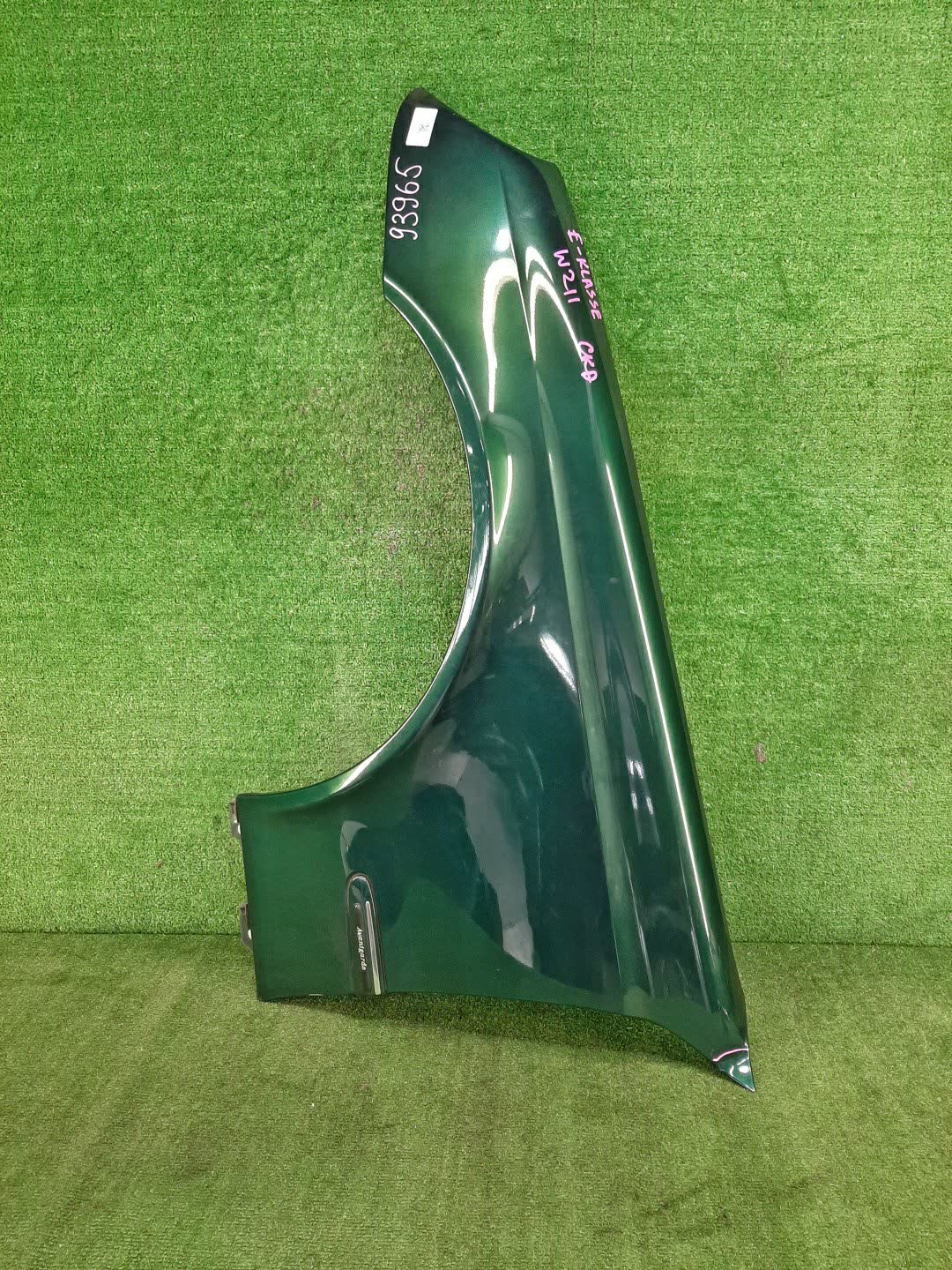 Крыло левое переднее MERCEDES-BENZ E-Class W211 A2118800718 1 ракурс