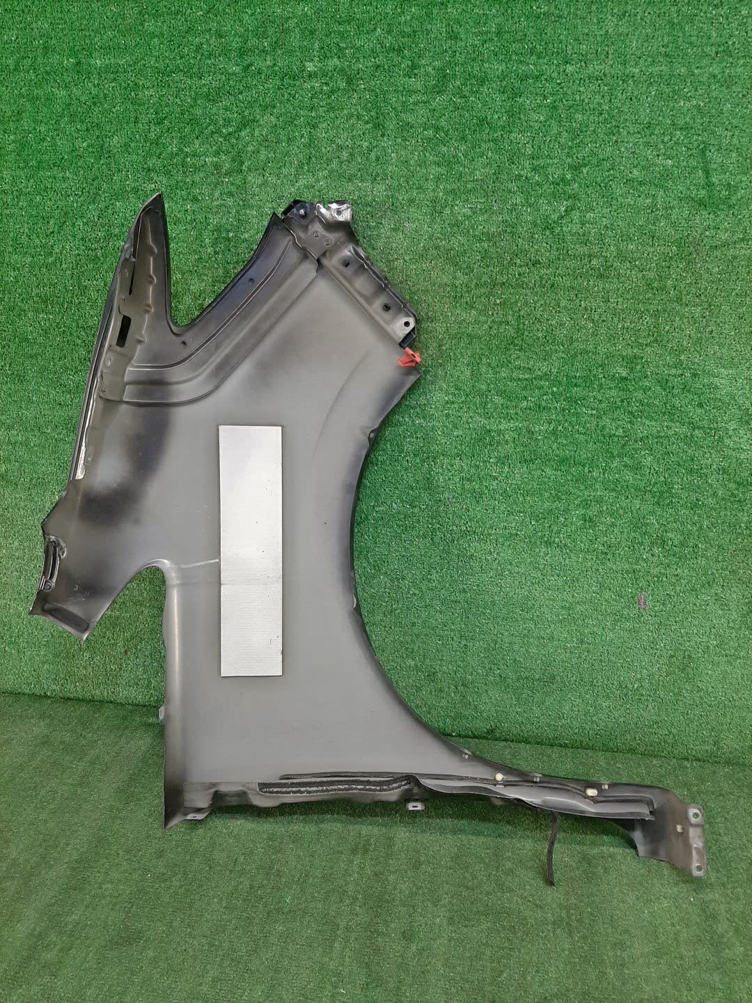 Крыло левое переднее NISSAN SERENA C26 94180 4 ракурс