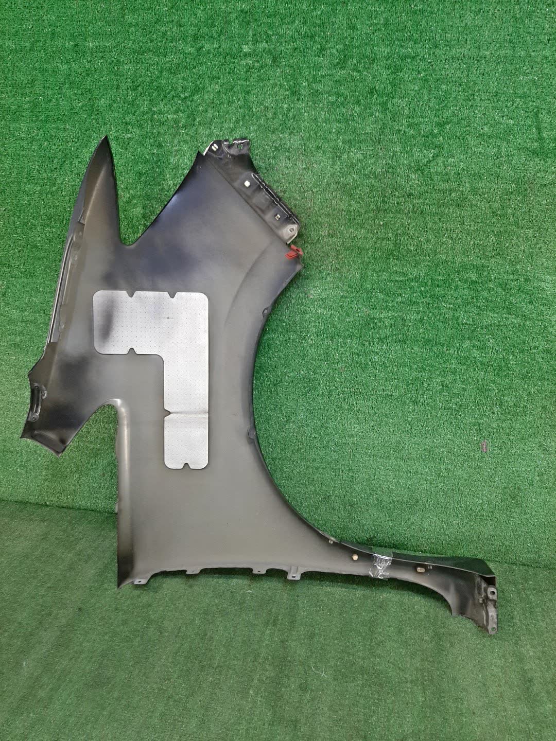 Крыло левое переднее NISSAN SERENA C26 94213 4 ракурс