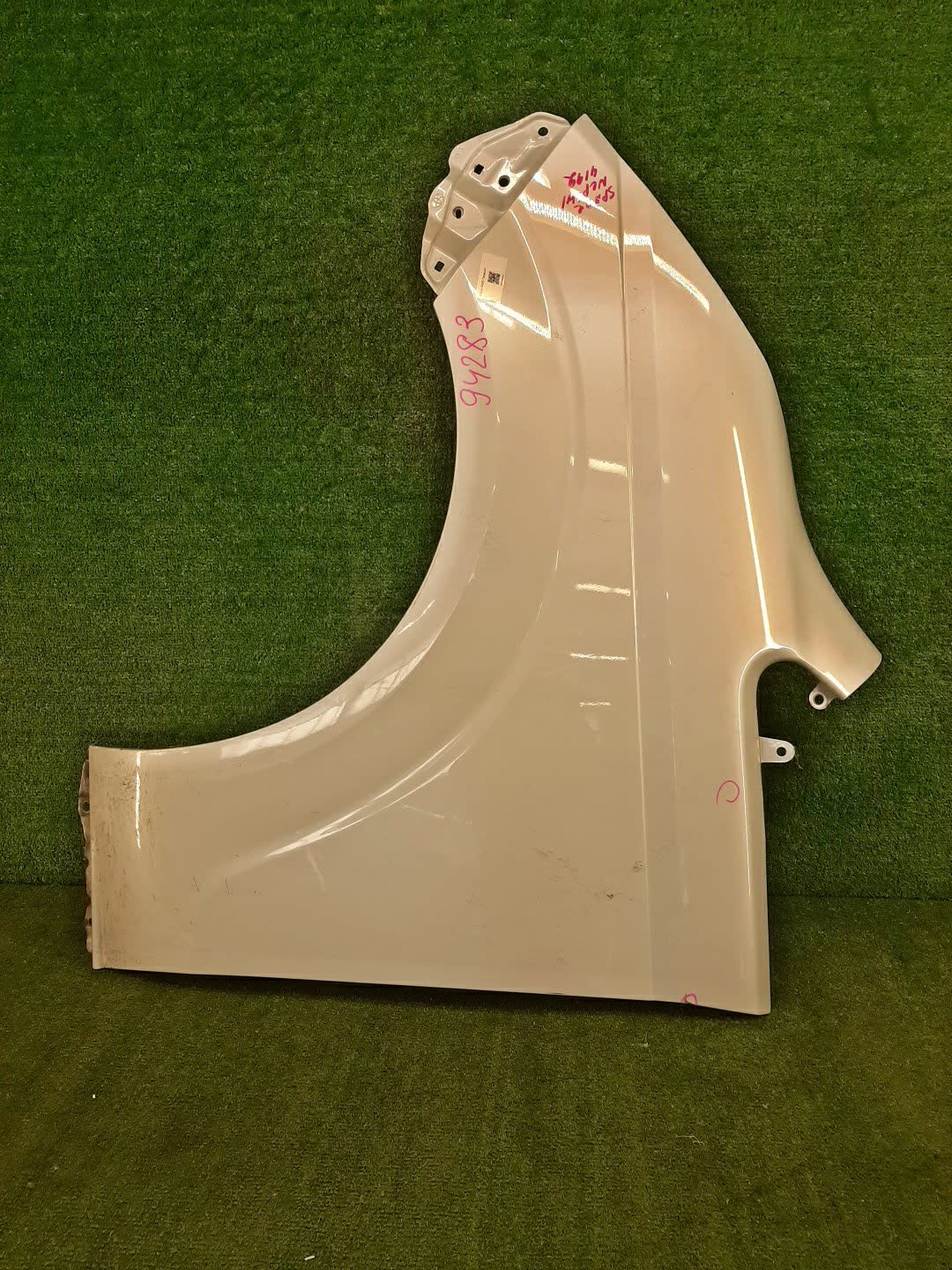 Крыло левое переднее TOYOTA SPADE NCP141, NSP140, NSP141, NCP145 94283 1 ракурс