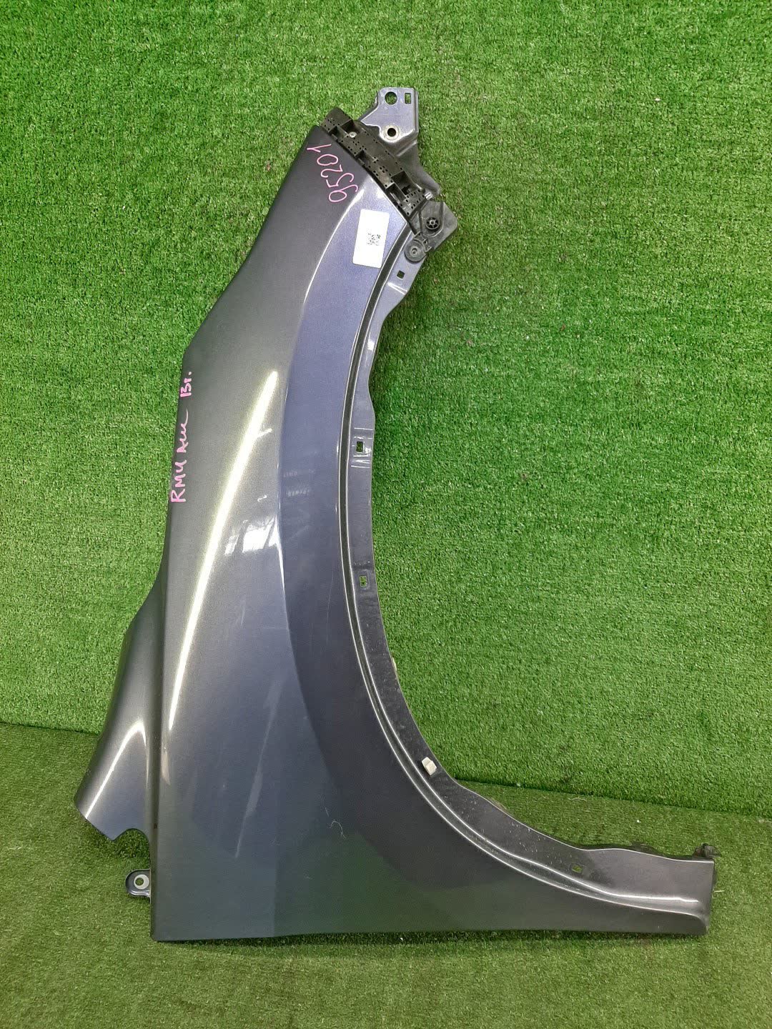 Крыло правое переднее HONDA CR-V RM4 95201 1 ракурс Крыло правое переднее HONDA CR-V RM4 95201 1 ракурс