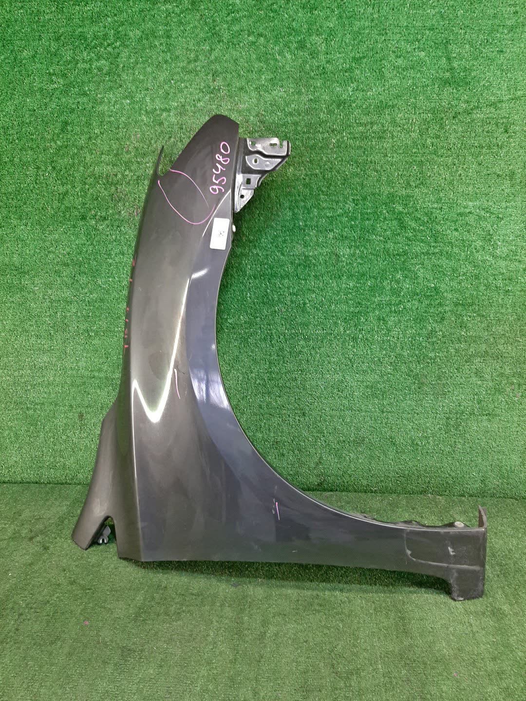 Крыло правое переднее NISSAN SENTRA, SYLPHY B17, TB17 95480 1 ракурс