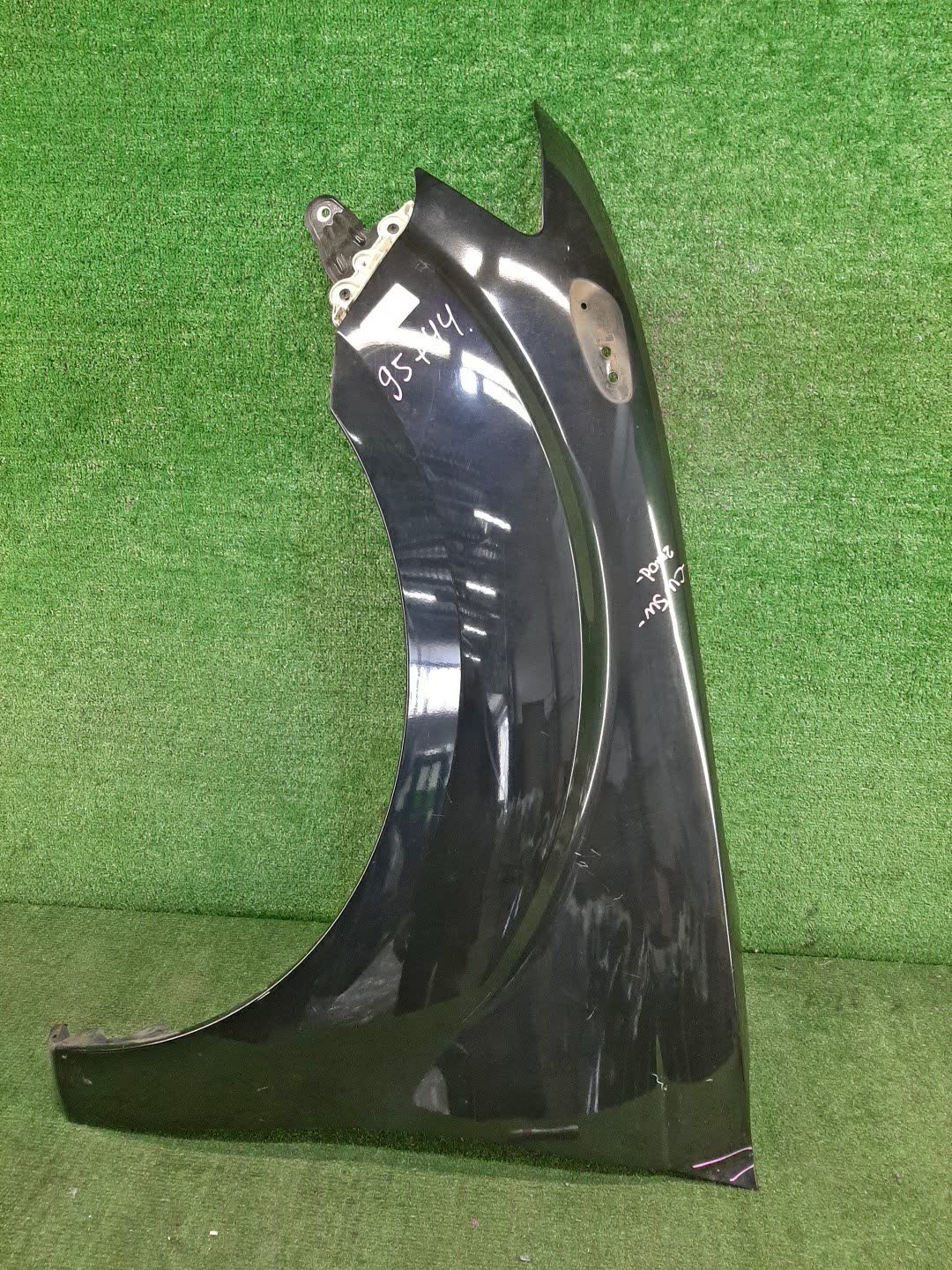 Крыло левое переднее MITSUBISHI OUTLANDER CW4W, CW6W, CW5W 95744 1 ракурс