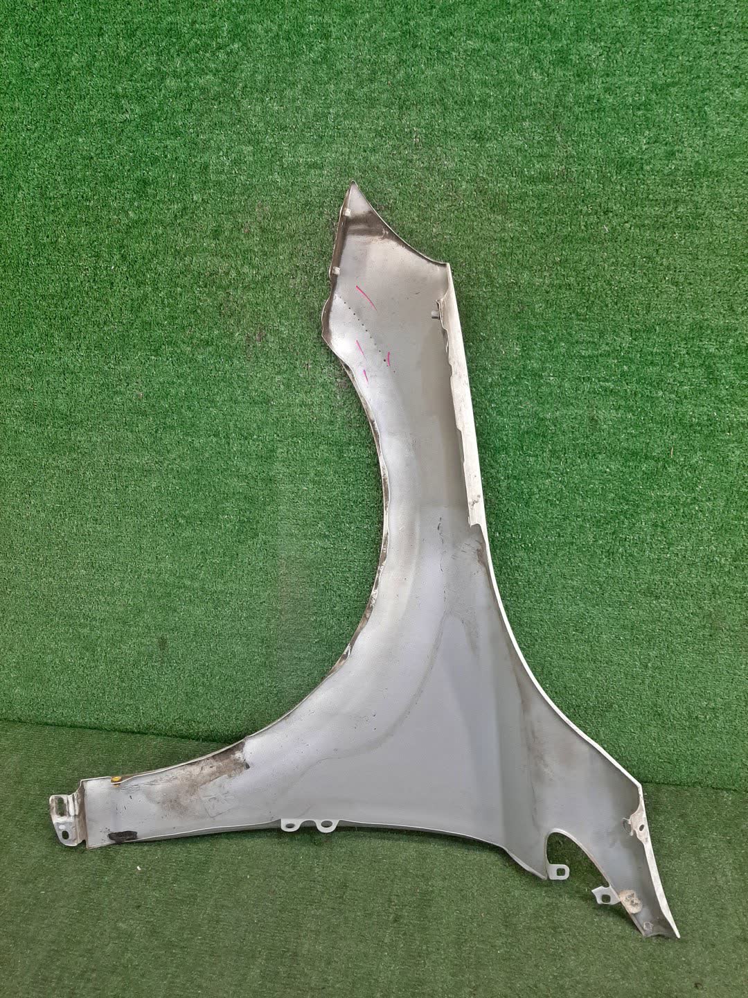 Крыло правое переднее VOLVO V40 MZ63, MV, MV48 95801 3 ракурс
