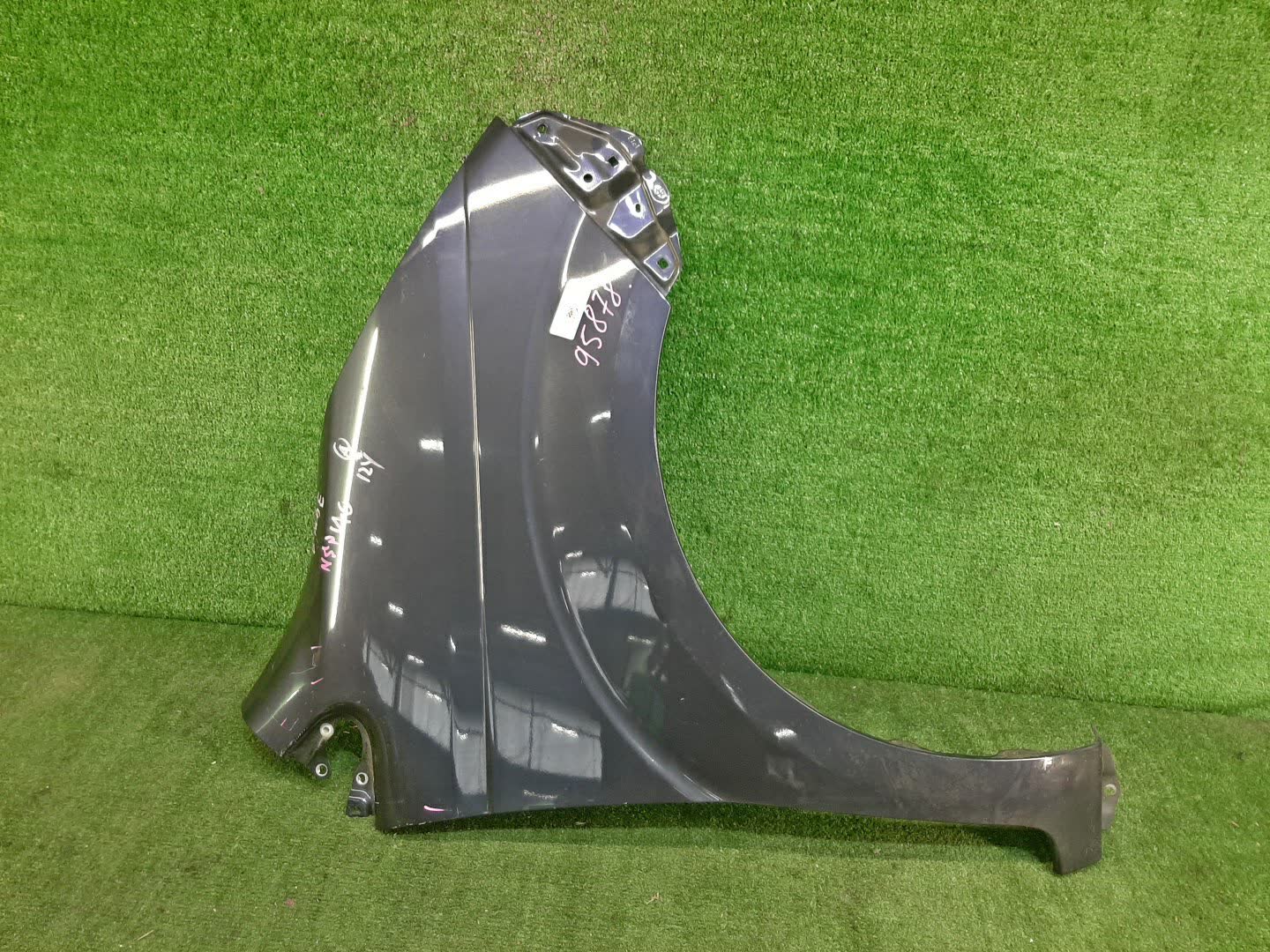 Крыло правое переднее TOYOTA SPADE NCP141, NSP140, NSP141, NCP145 95878 1 ракурс