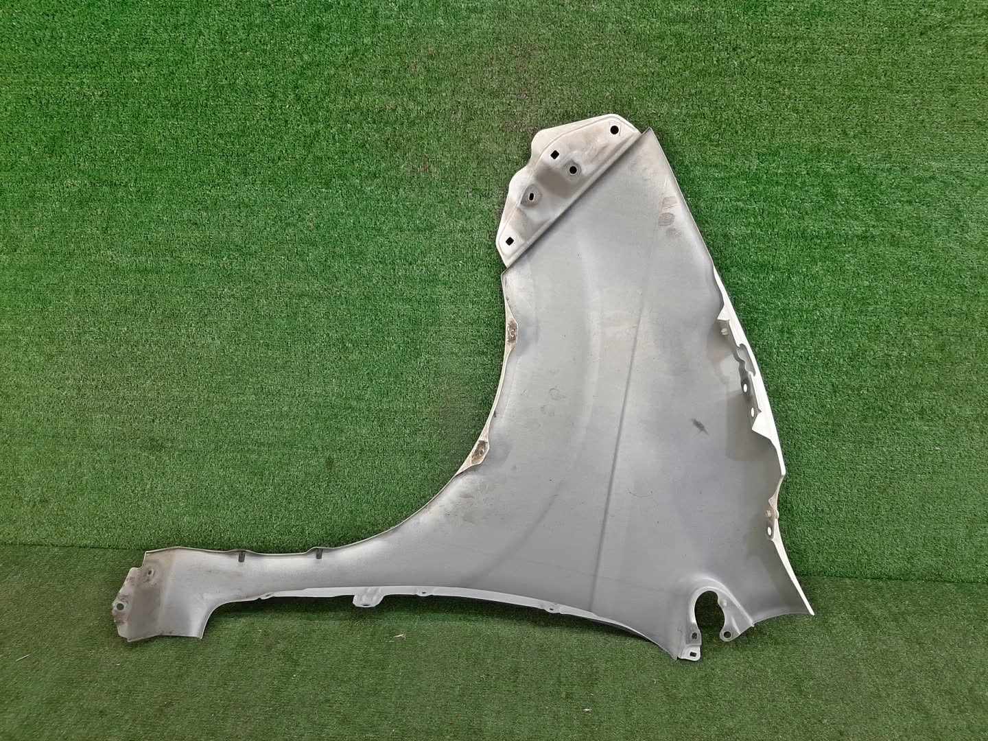 Крыло правое переднее TOYOTA SPADE NCP141, NSP140, NSP141, NCP145 95883 3 ракурс