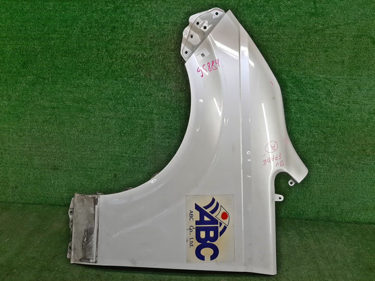 Крыло левое переднее TOYOTA SPADE NCP141, NSP140, NSP141, NCP145 95884 1 ракурс