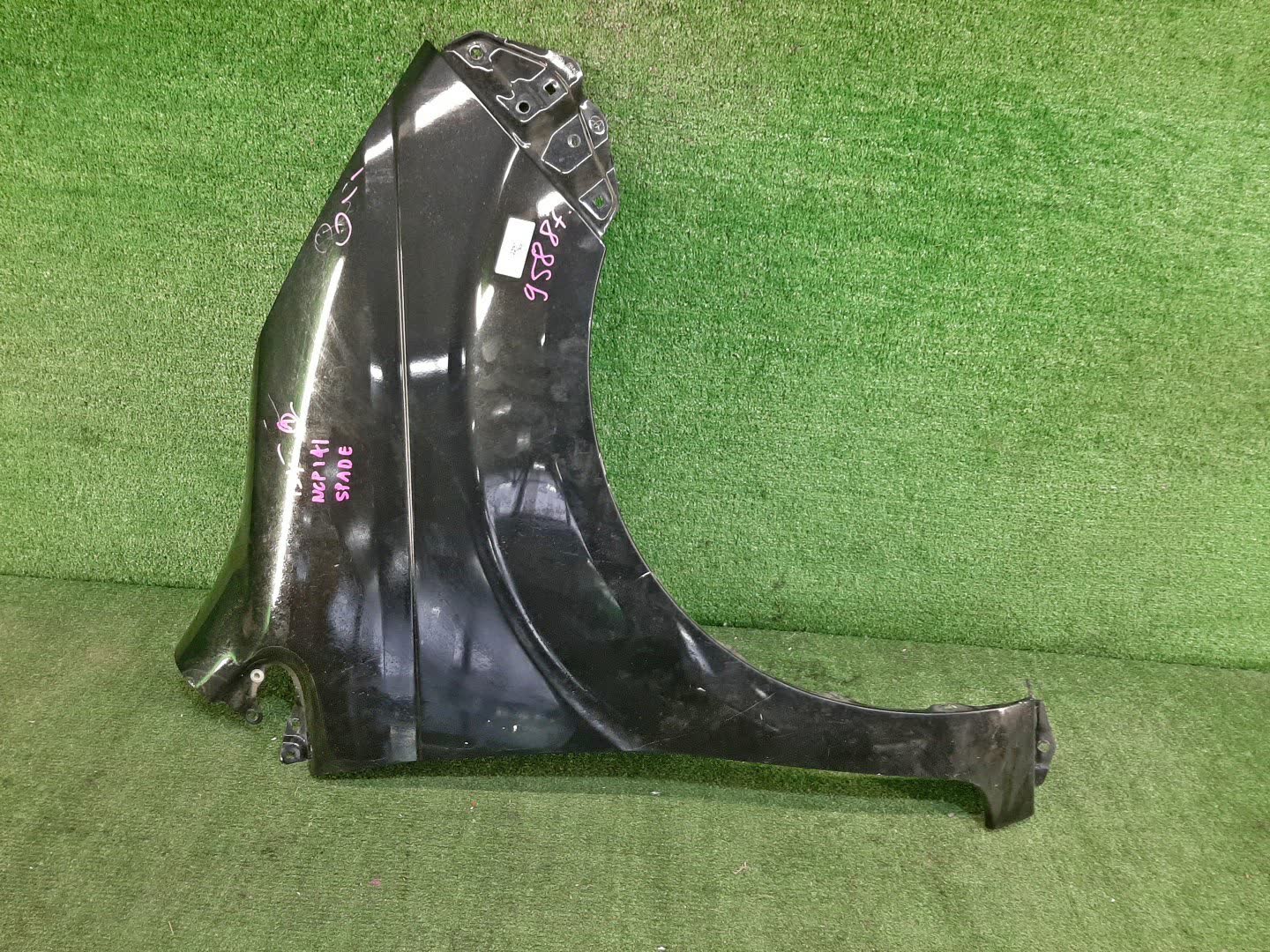 Крыло правое переднее TOYOTA SPADE NCP141, NSP140, NSP141, NCP145 95887 1 ракурс