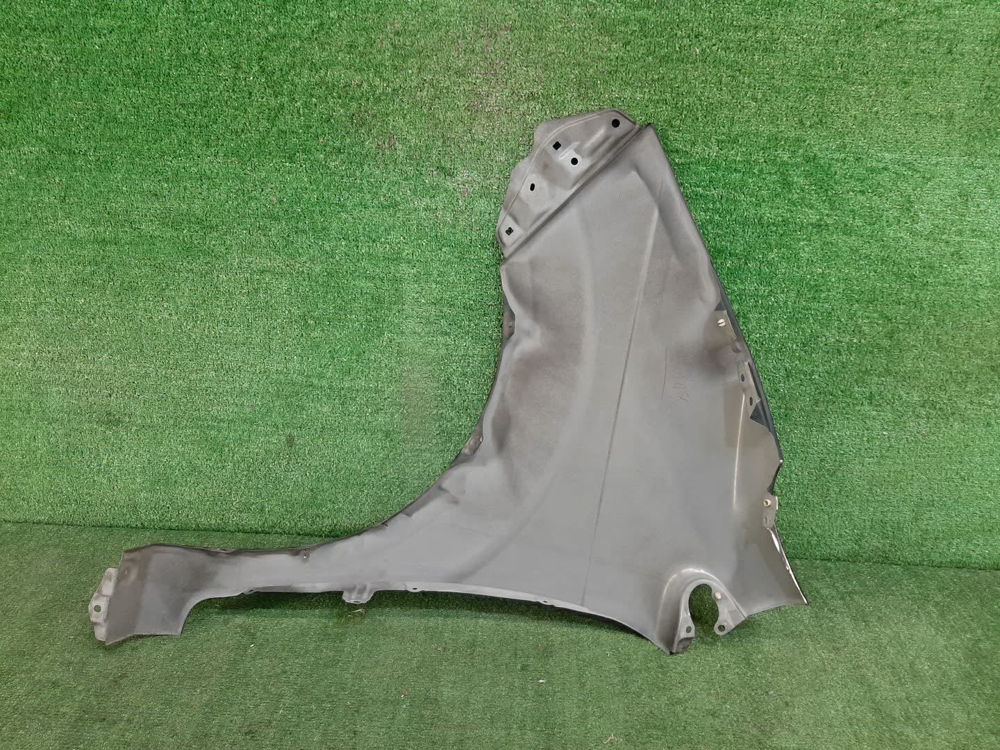 Крыло правое переднее TOYOTA SPADE NCP141, NSP140, NSP141, NCP145 95887 3 ракурс