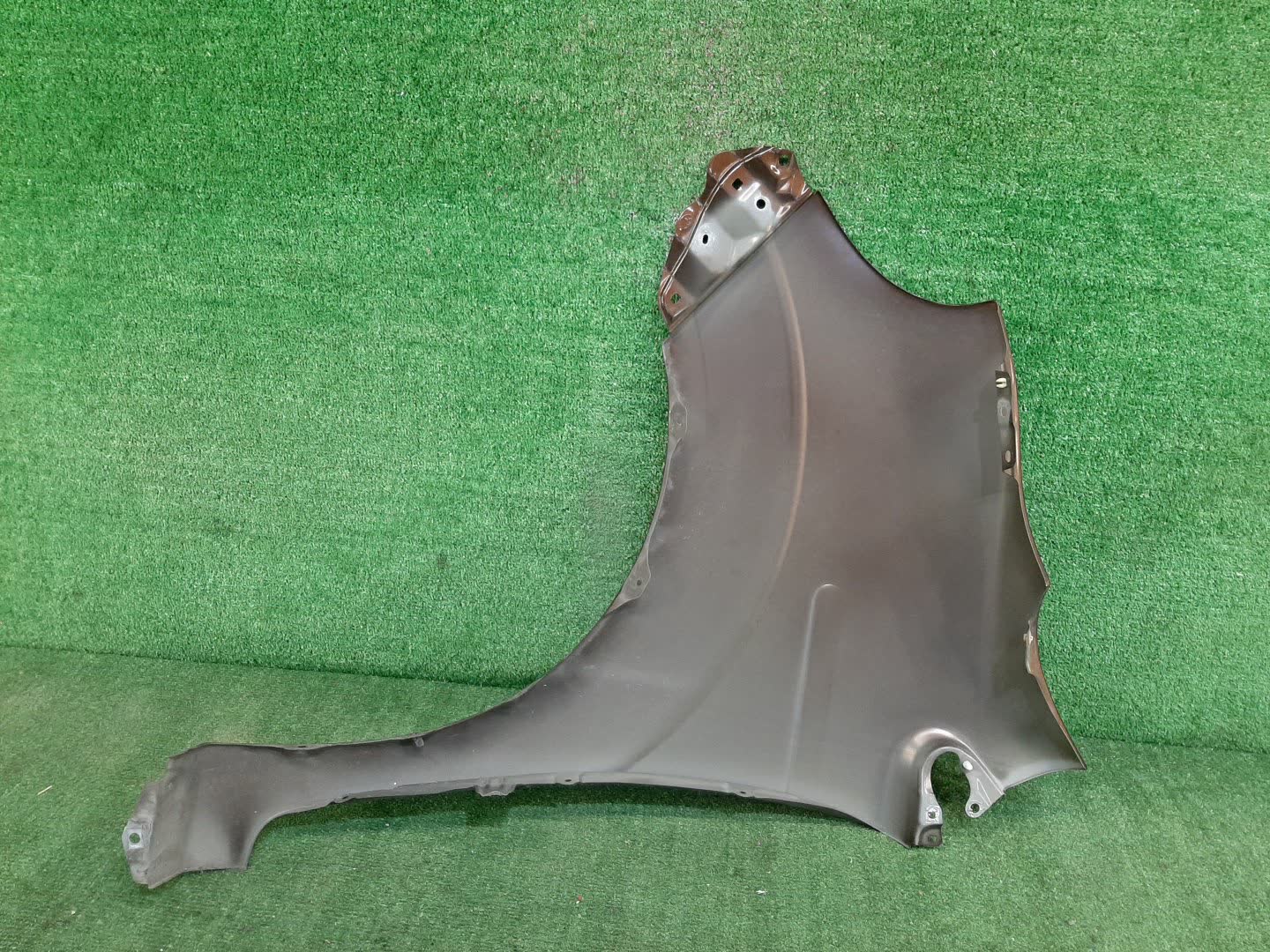Крыло правое переднее TOYOTA PORTE NCP141, NSP140, NSP141, NCP145 95892 3 ракурс