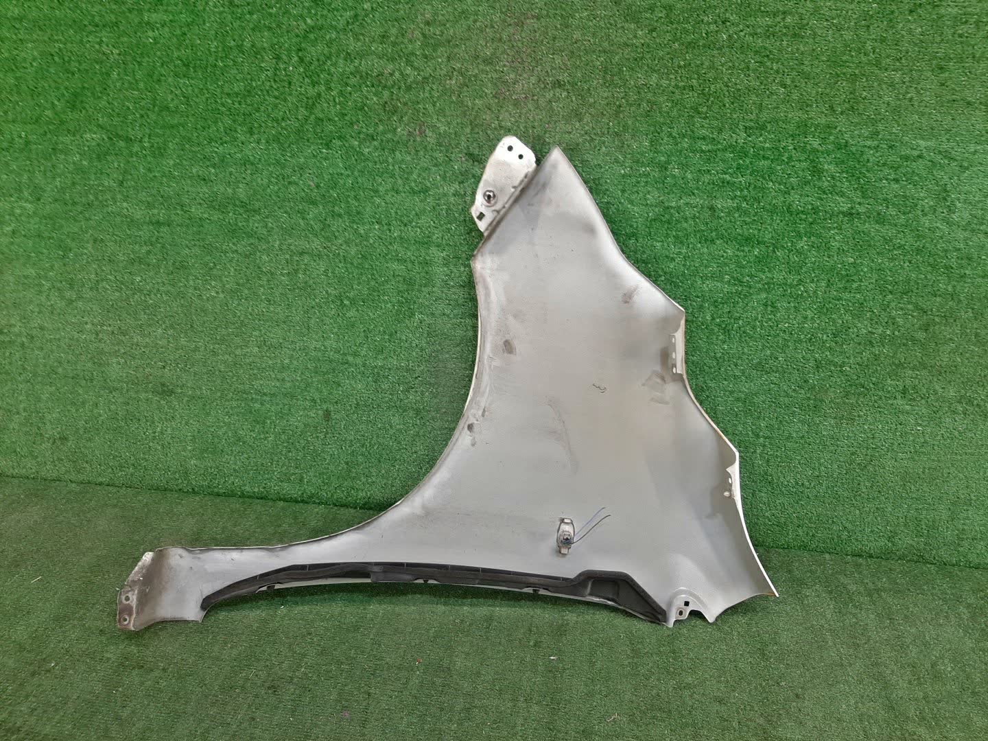 Крыло правое переднее SUZUKI WAGON R MH34S 95899 3 ракурс