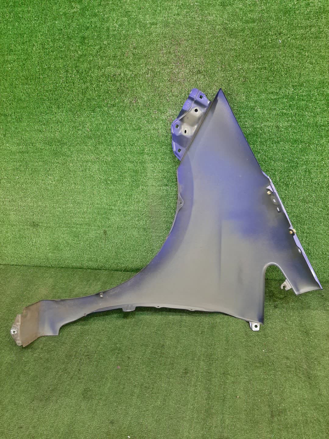 Крыло правое переднее TOYOTA RACTIS NCP120, NCP122, NCP125, NSP120, NSP122 95981 3 ракурс