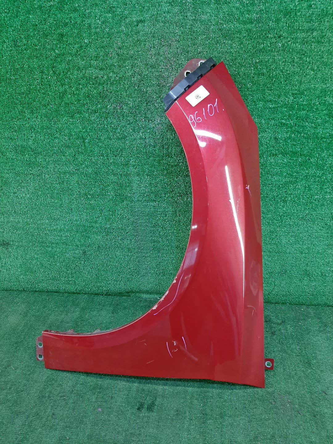 Крыло левое переднее FORD FOCUS CB8 96101 1 ракурс