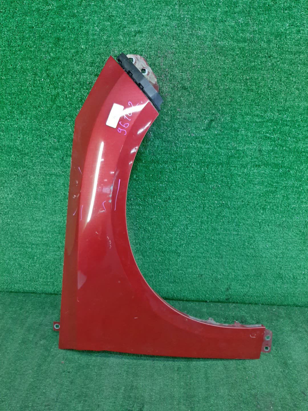 Крыло правое переднее FORD FOCUS CB8 96102 1 ракурс