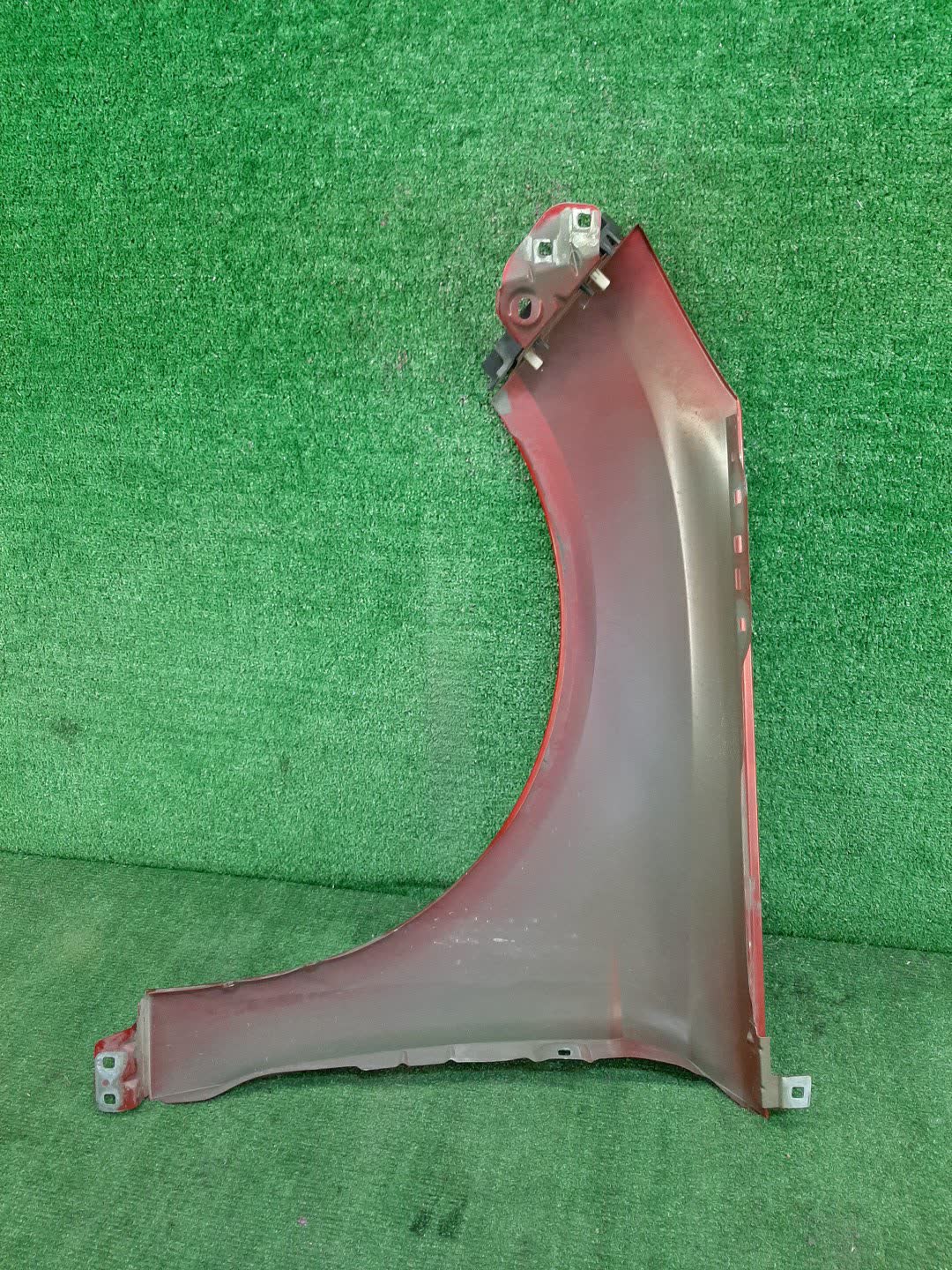 Крыло правое переднее FORD FOCUS CB8 96102 3 ракурс