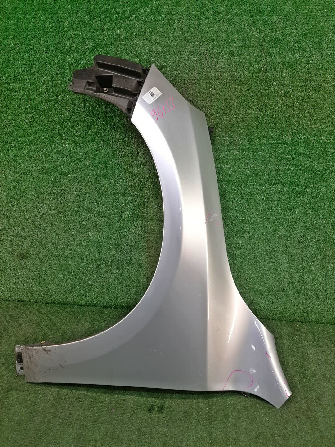 Крыло левое переднее VOLVO V60, S60 FW45, FW47, FW, FW52, FW48, FW90, FS44, FS47, FS40, FS45, FS70, FS, Y20, FS48, FS84, FS90 96133 1 ракурс Крыло левое переднее VOLVO V60, S60 FW45, FW47, FW, FW52, FW48, FW90, FS44, FS47, FS40, FS45, FS70, FS, Y20, FS48, FS84, FS90 96133 1 ракурс