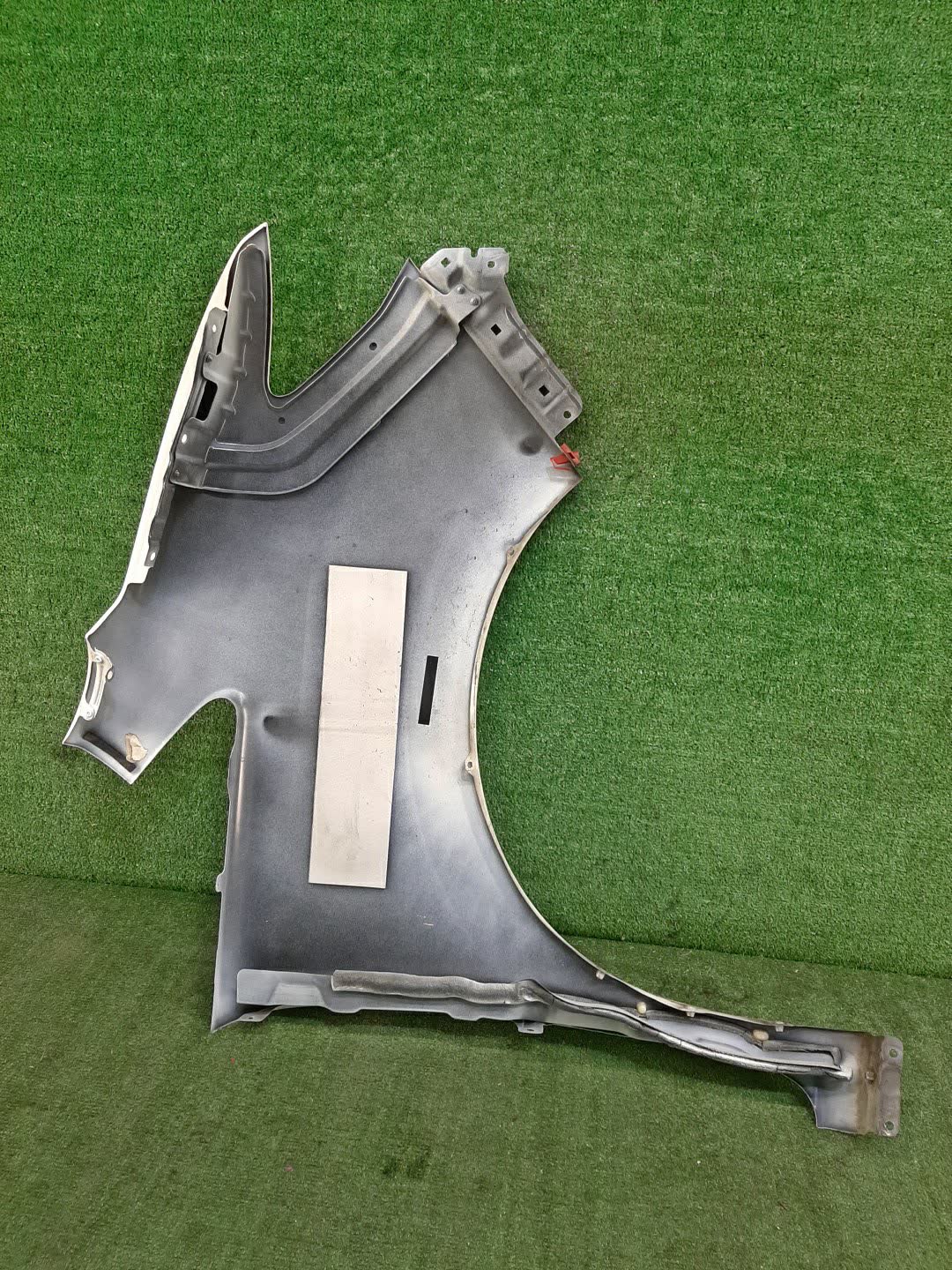 Крыло левое переднее NISSAN SERENA C26 96136 3 ракурс