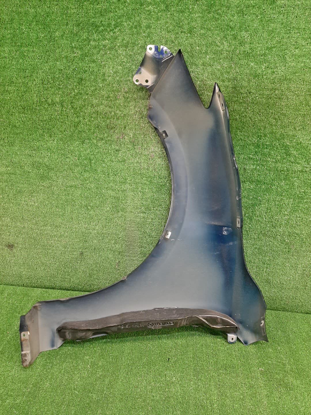 Крыло правое переднее MAZDA AXELA, MAZDA 3, 3 BMLFS, BM6FJ, BM2AS, BM2FP, BM2AP, BM5FP, BM5FS, BM5AS, BM5AP, BM2FS, BYEFP, BMEFS, BM 96287 3 ракурс