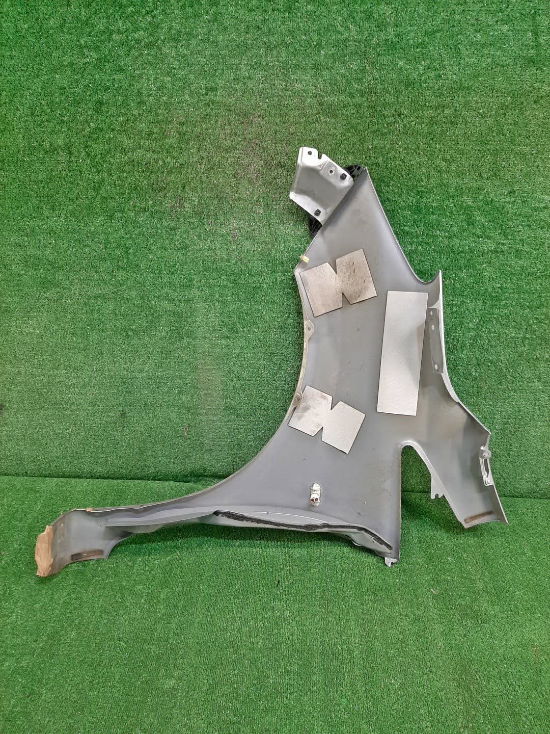 Крыло правое переднее NISSAN NOTE E12 96296 4 ракурс