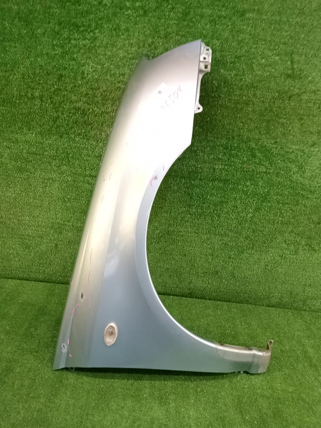 Крыло правое переднее SUBARU IMPREZA WRX, IMPREZA GDA, GGA, GDD, GG2, GG9, GGD, GG3, GGC, GD3, GD2, GD9 96504 1 ракурс