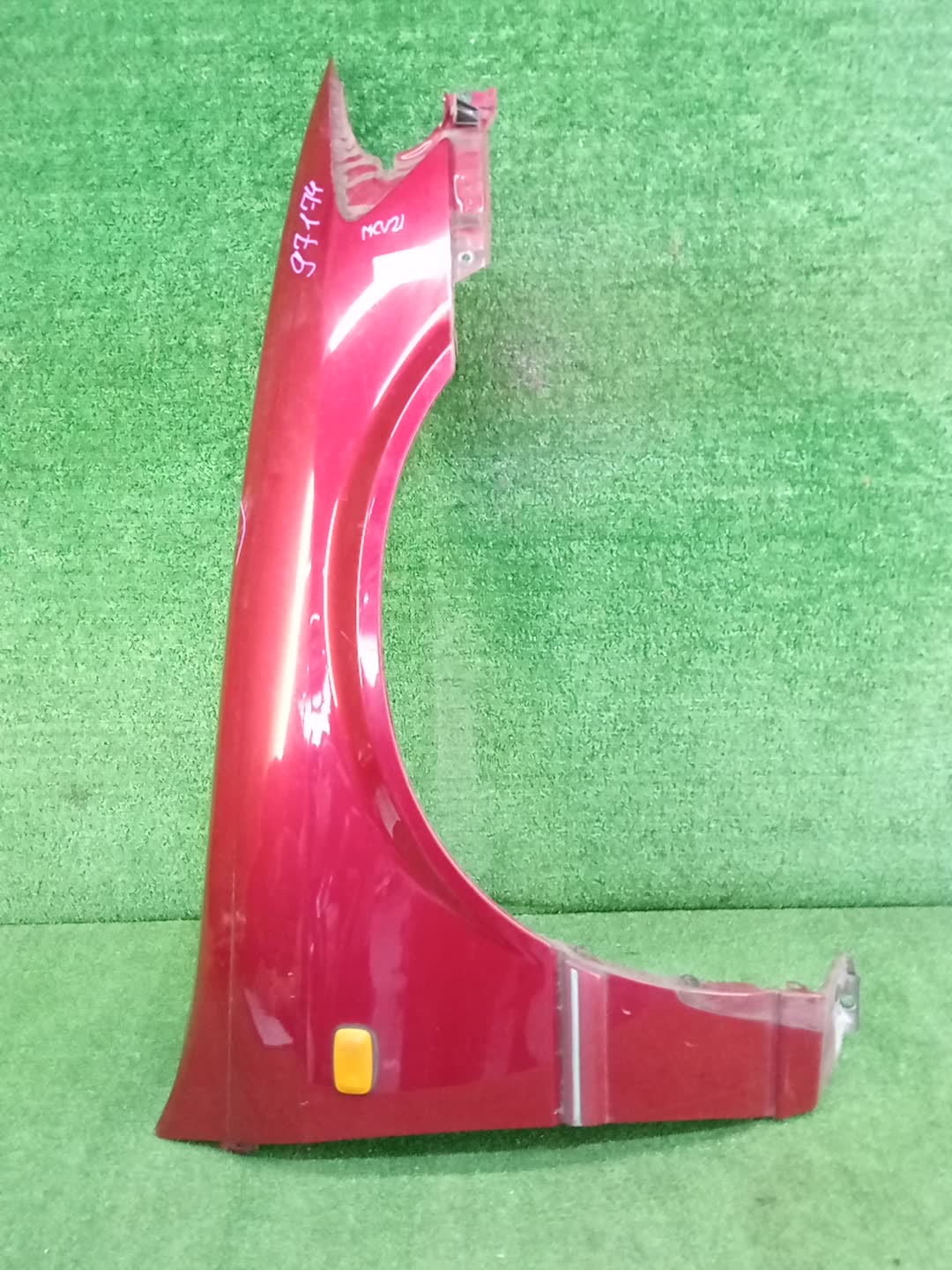 Крыло правое переднее TOYOTA CAMRY GRACIA MCV21W, MCV25W, SXV20W, MCV20W, SXV25W 97174 1 ракурс