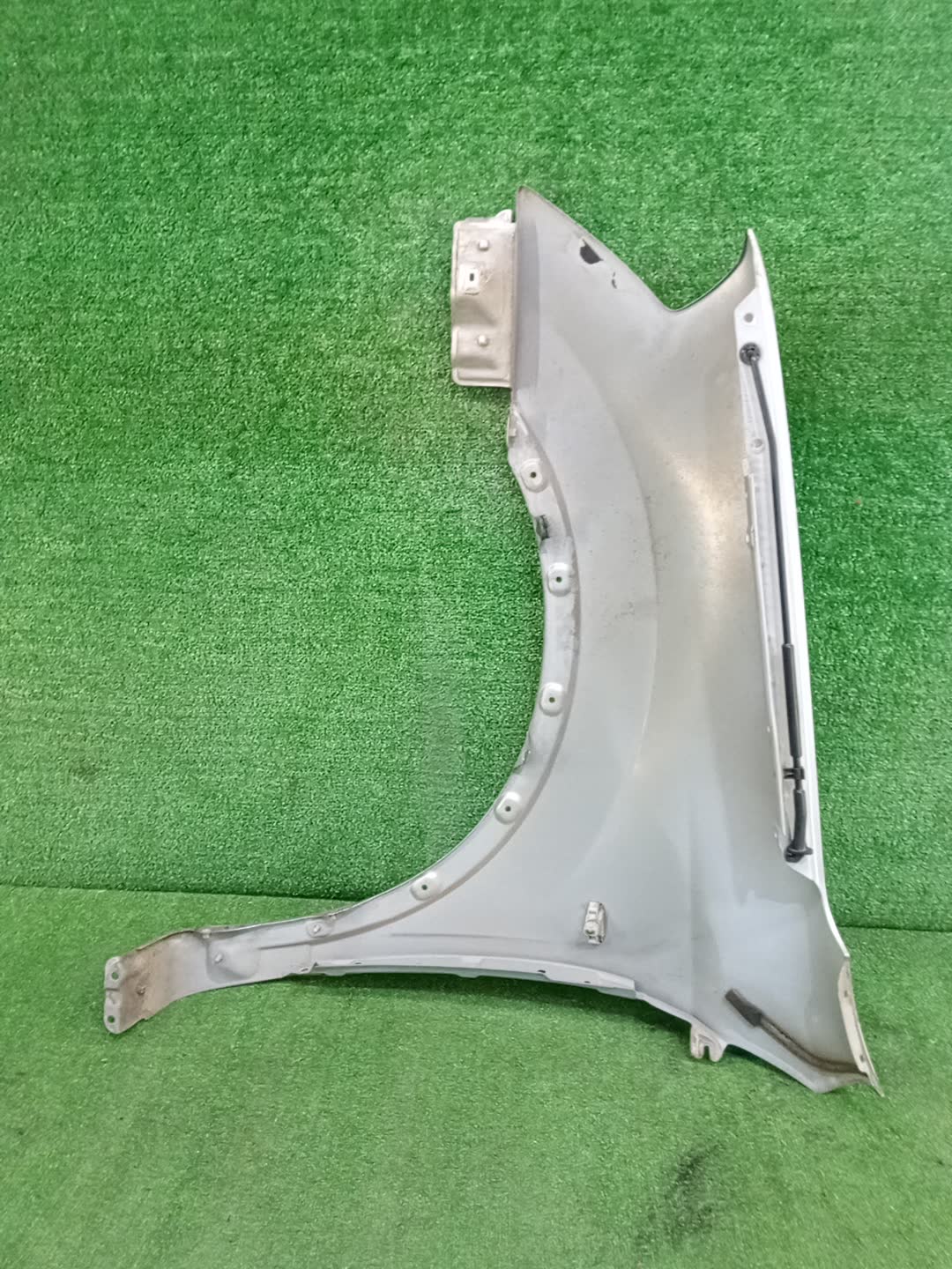 Крыло правое переднее NISSAN DUALIS J10, KNJ10, KJ10, NJ10 97457 3 ракурс