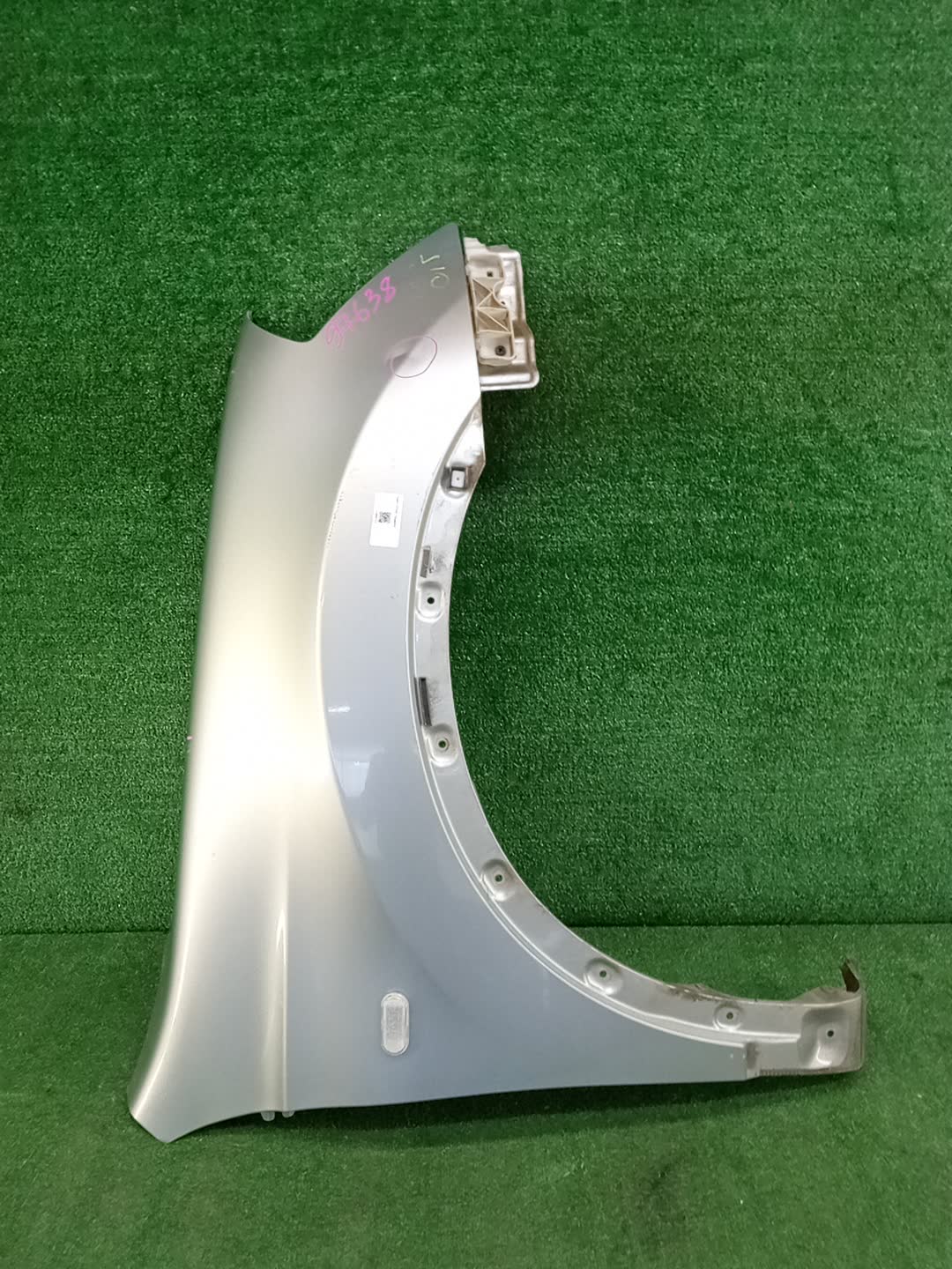 Крыло правое переднее NISSAN DUALIS J10, KNJ10, KJ10, NJ10 97638 1 ракурс Крыло правое переднее NISSAN DUALIS J10, KNJ10, KJ10, NJ10 97638 1 ракурс