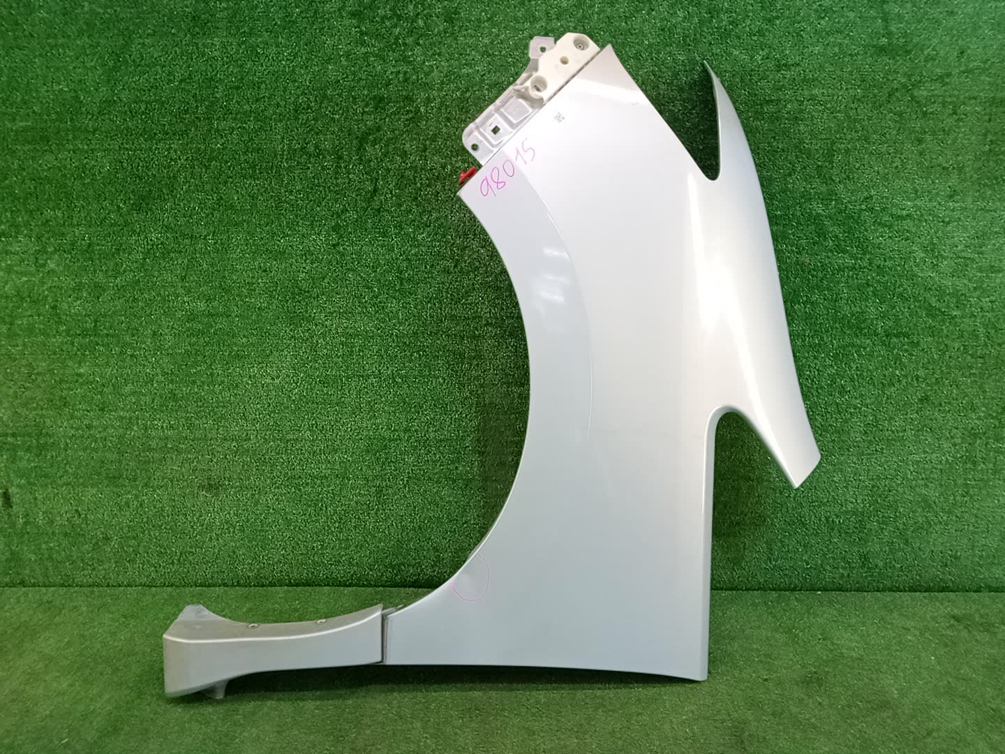 Крыло левое переднее NISSAN SERENA C26 98015 1 ракурс