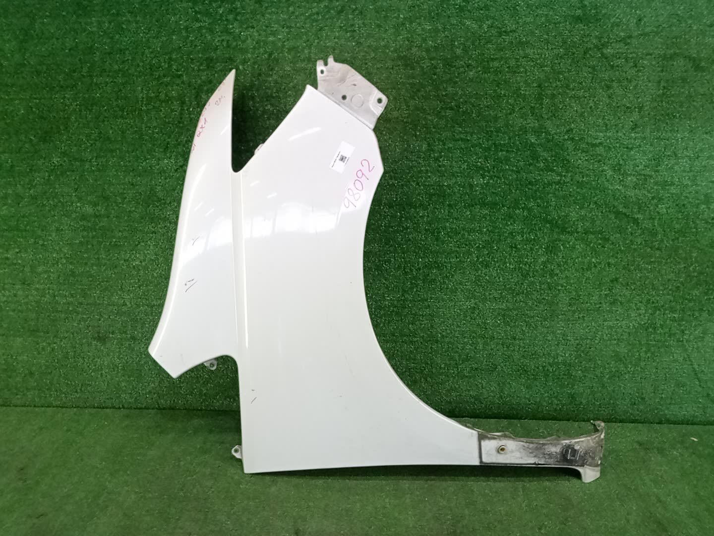 Крыло правое переднее NISSAN SERENA C25 98092 1 ракурс