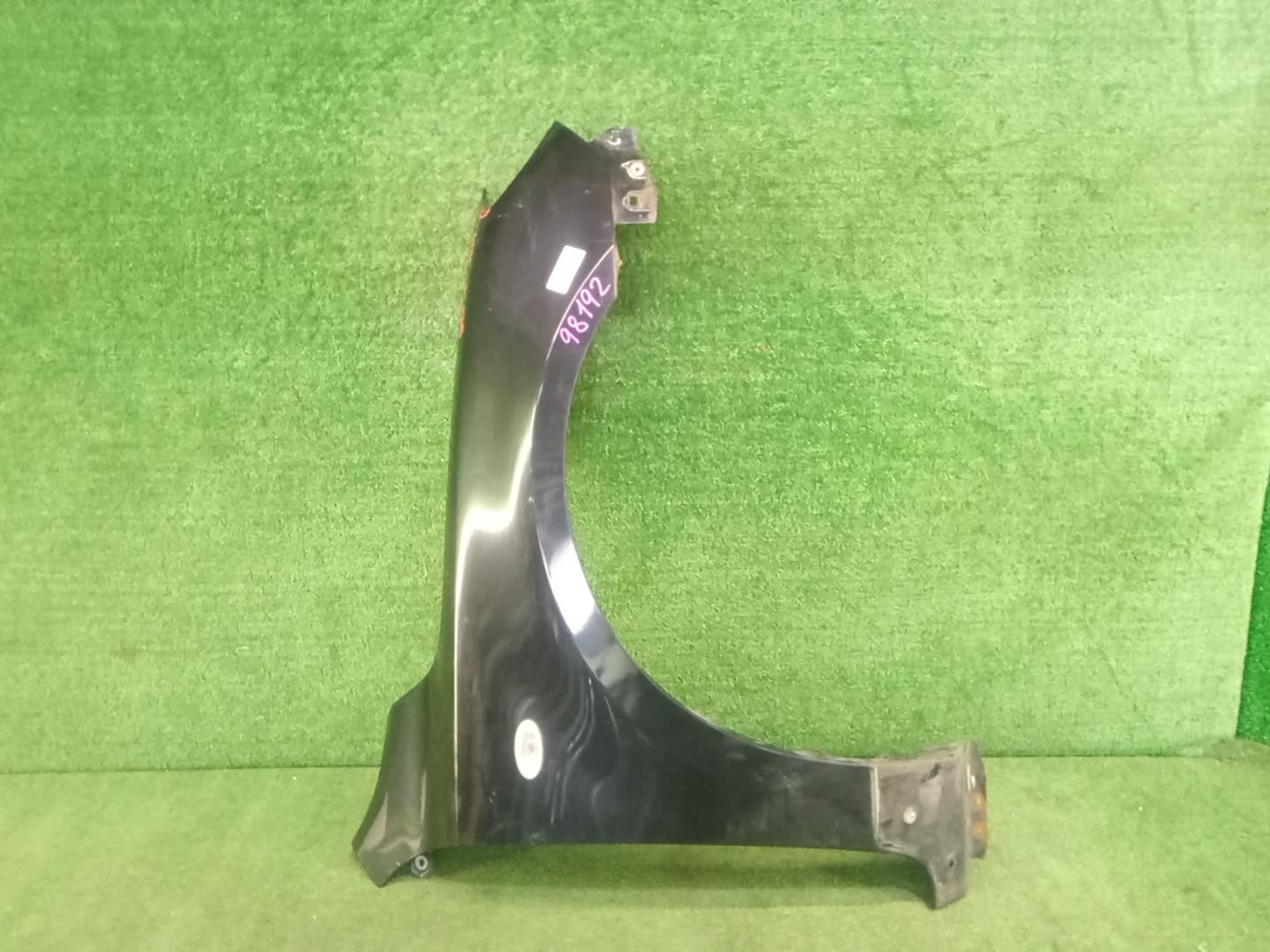 Крыло правое переднее MAZDA AXELA, MAZDA 3, 3 BK5P, BK3P, BKEP, BK WAGON 1 ракурс