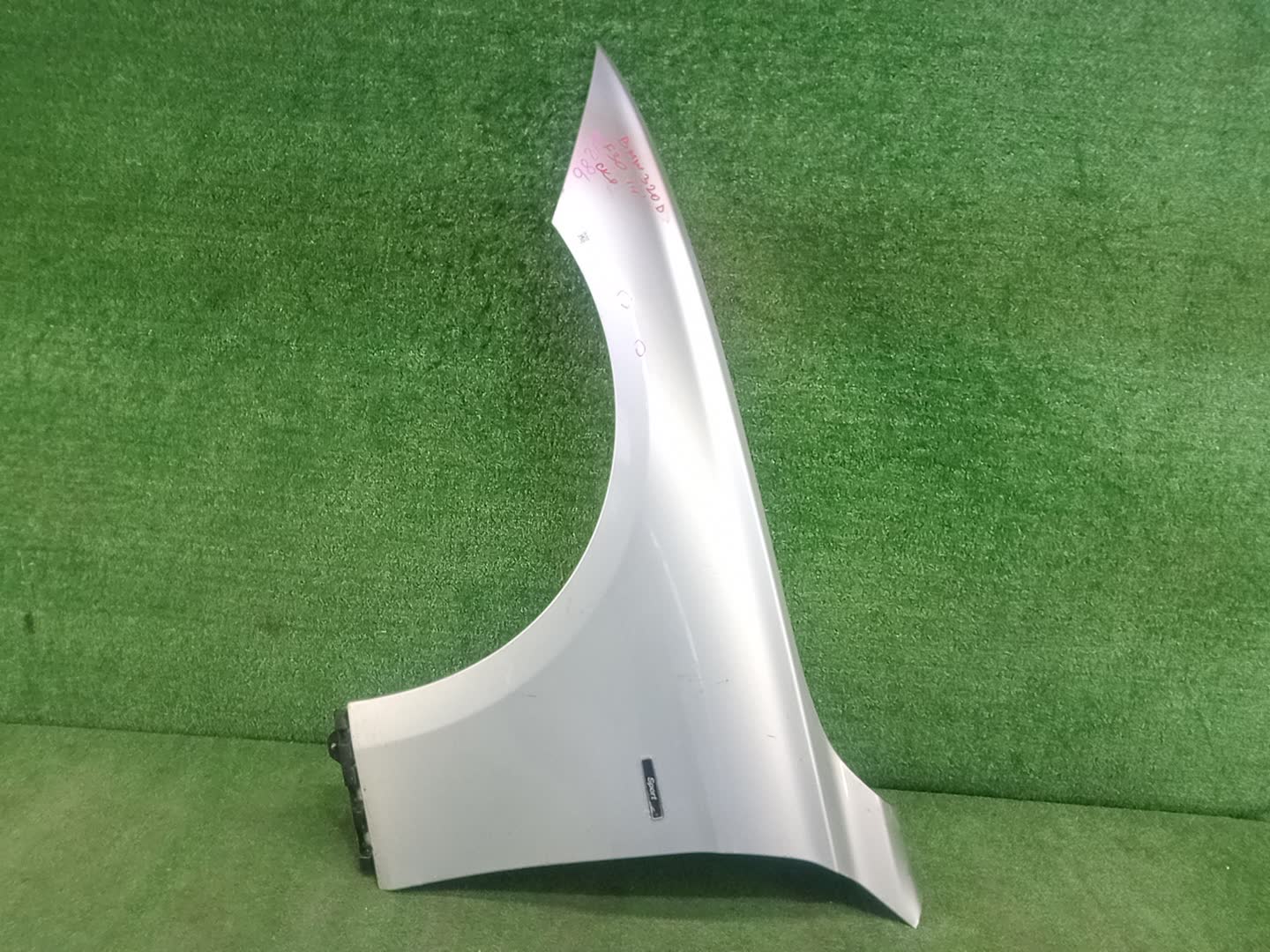 Крыло левое переднее BMW 320d, 335i, 318d, 330d, 335d, 316d, 3-Series, 328i, 320i, 316i F30, F31 98219 1 ракурс