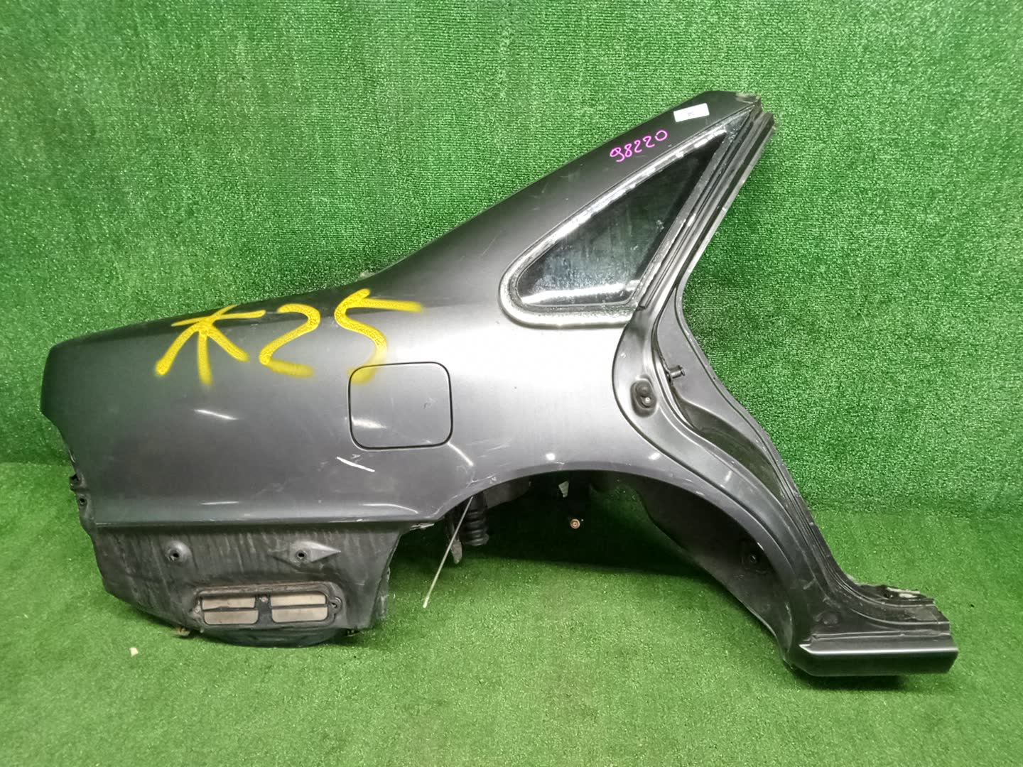 Крыло правое заднее NISSAN CEFIRO A31 98220 1 ракурс
