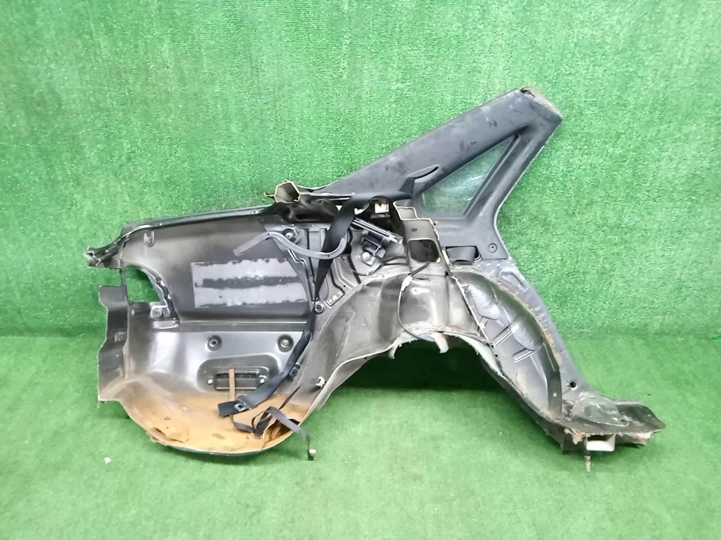 Крыло левое заднее NISSAN CEFIRO A31 98221 4 ракурс