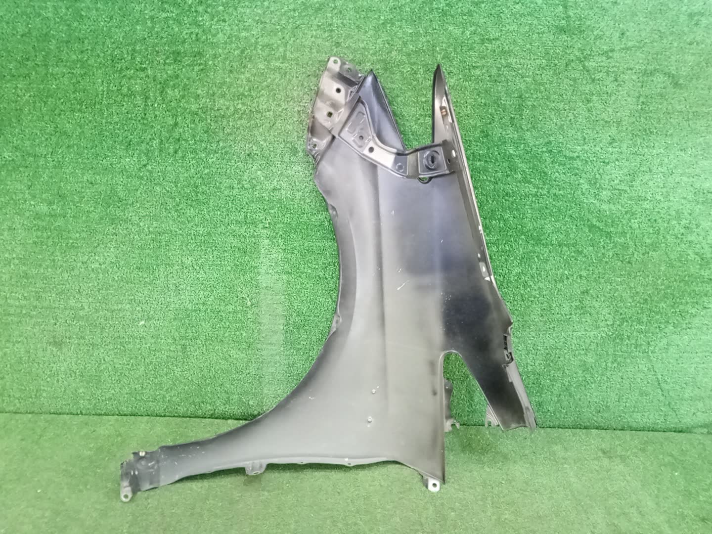 Крыло правое переднее TOYOTA PRIUS ZVW30 98267 4 ракурс