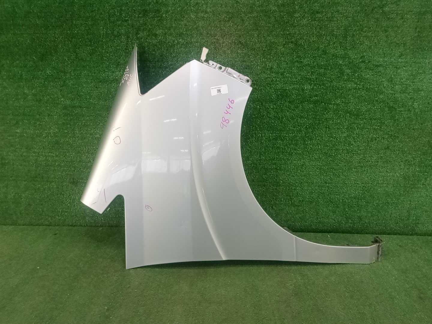 Крыло правое переднее TOYOTA ALPHARD MNH15W, MNH10W, ANH15W, ANH10W 98446 1 ракурс