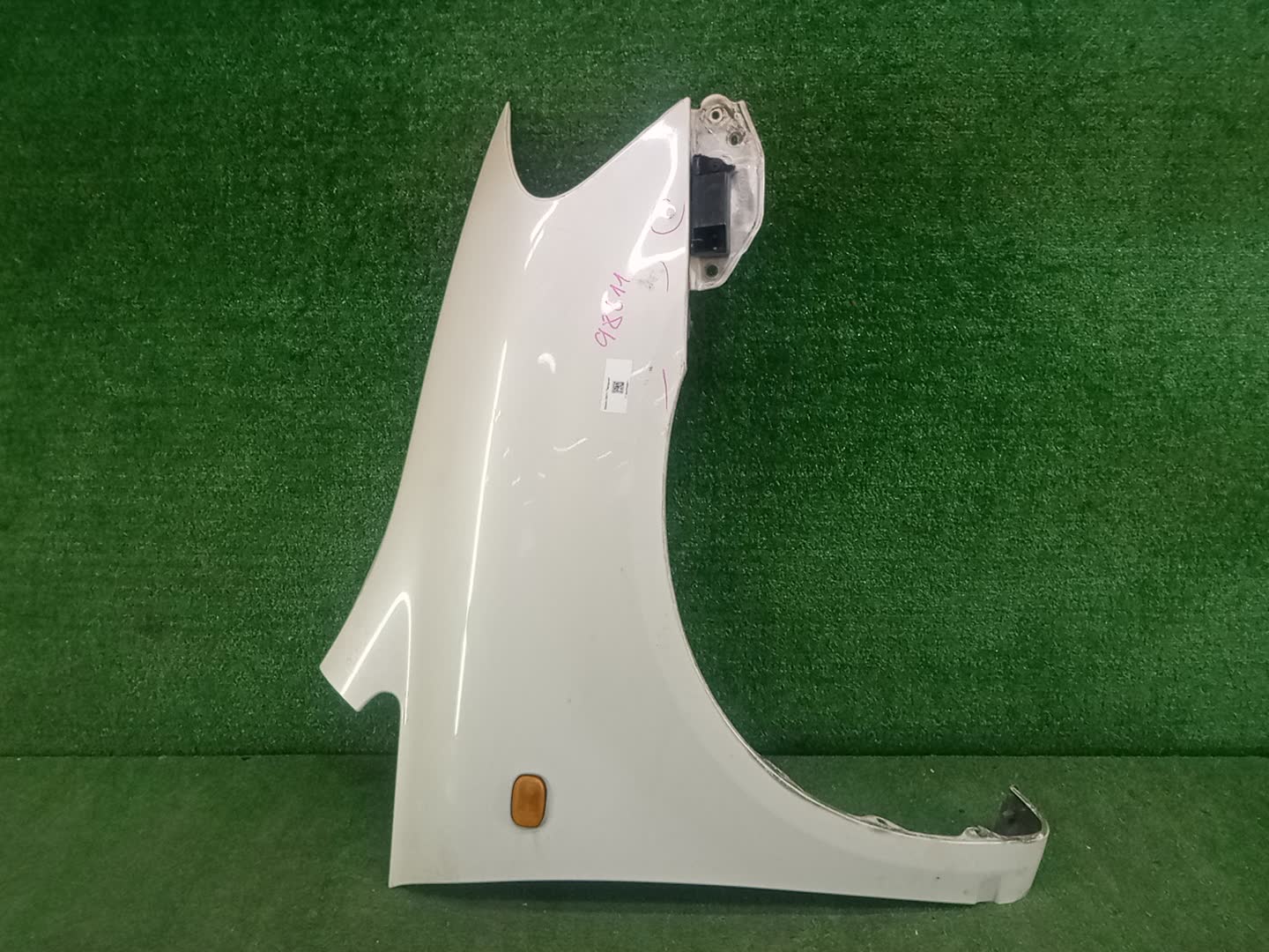 Крыло правое переднее TOYOTA IPSUM ACM21W, ACM26W 98611 1 ракурс