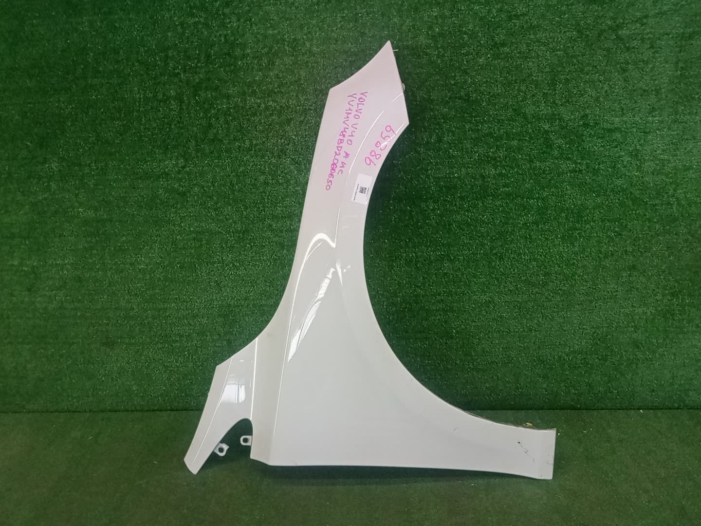 Крыло правое переднее VOLVO V40 MZ63, MV, MV48 98859 1 ракурс