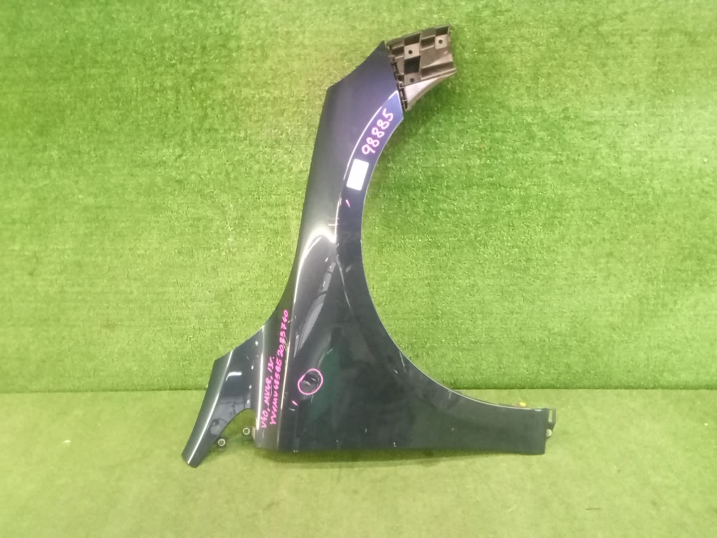 Крыло правое переднее VOLVO V40 MZ63, MV, MV48 98885 1 ракурс