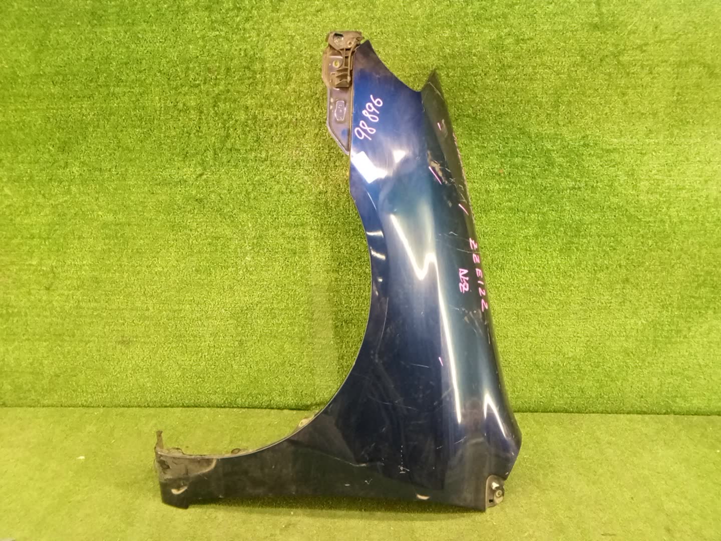 Крыло левое переднее TOYOTA COROLLA, COROLLA FIELDER ZZE124, NZE121, NZE120, ZZE122, NZE124, CE121, NZE121G, ZZE123G, ZZE124G, ZZE122G, NZE124G , 1ZZ-FE 98896 1 ракурс