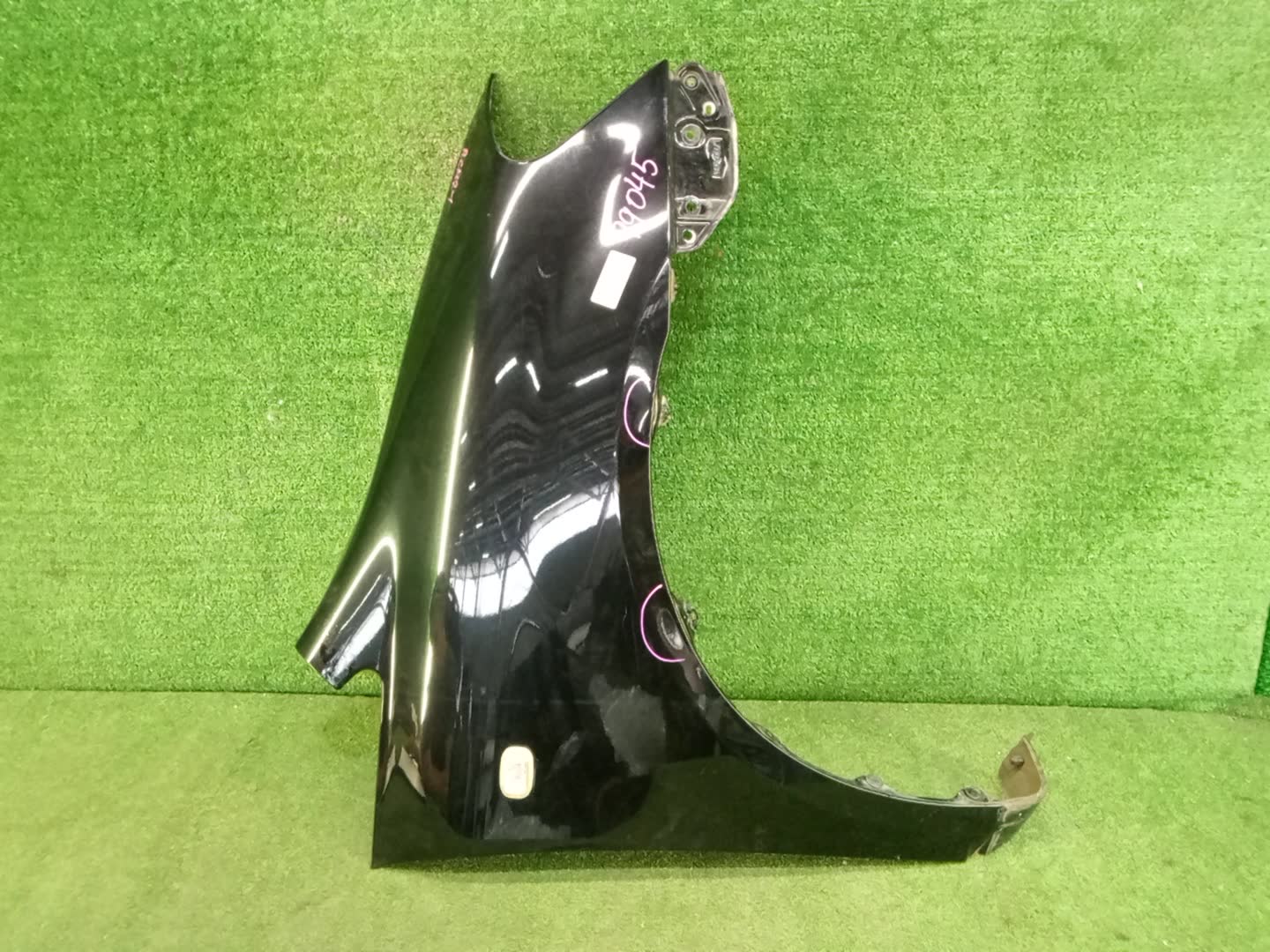 Крыло правое переднее TOYOTA IPSUM ACM21W, ACM26W 99045 1 ракурс