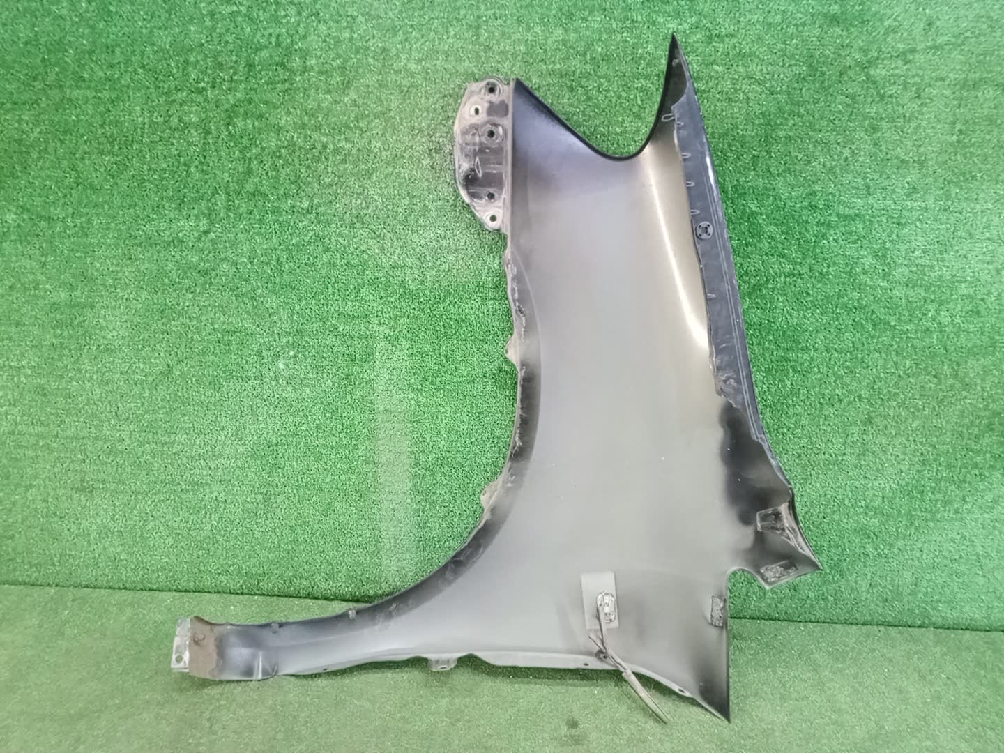 Крыло правое переднее TOYOTA IPSUM ACM21W, ACM26W 99045 4 ракурс